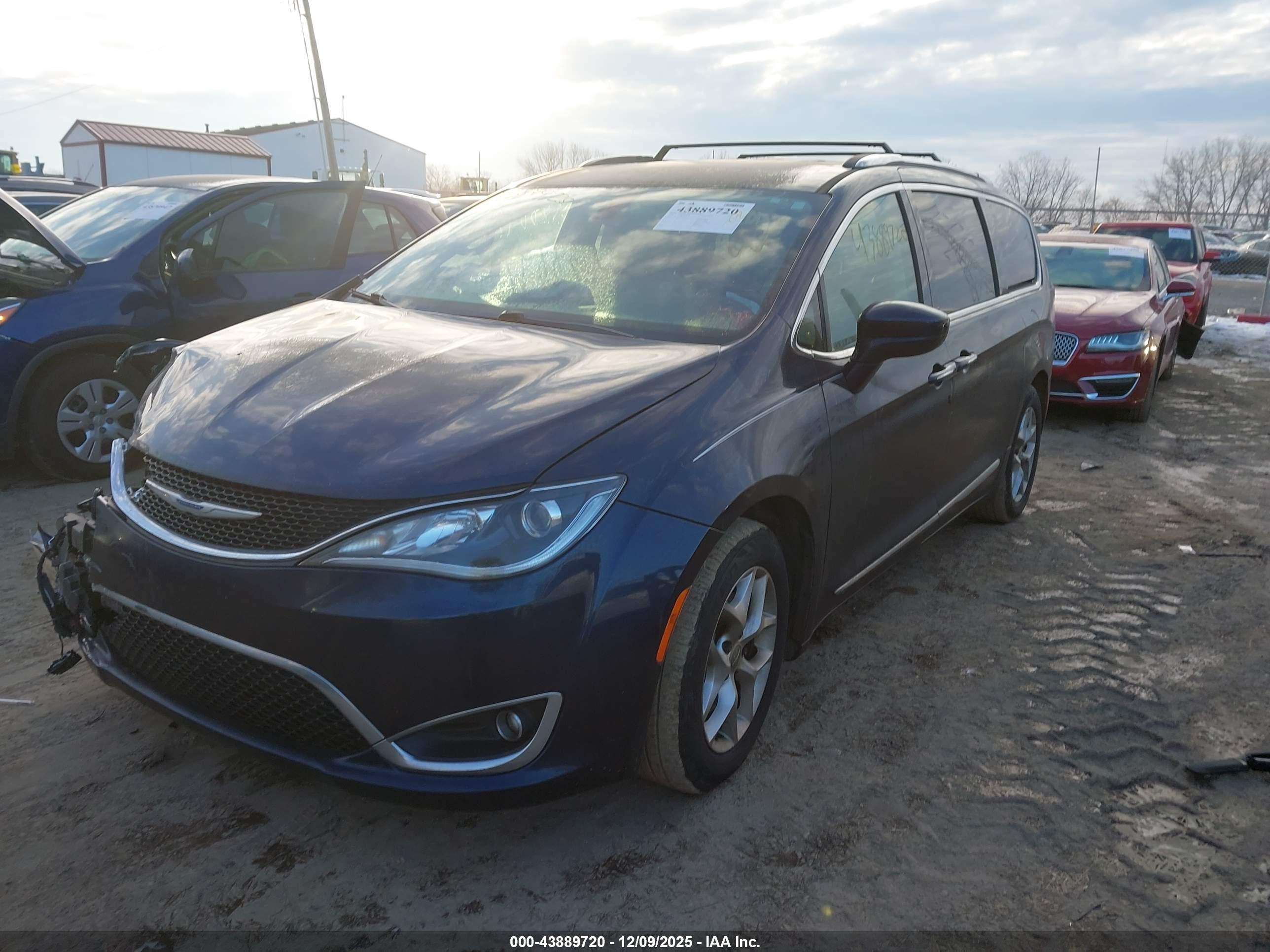 CHRYSLER PACIFICA image 2