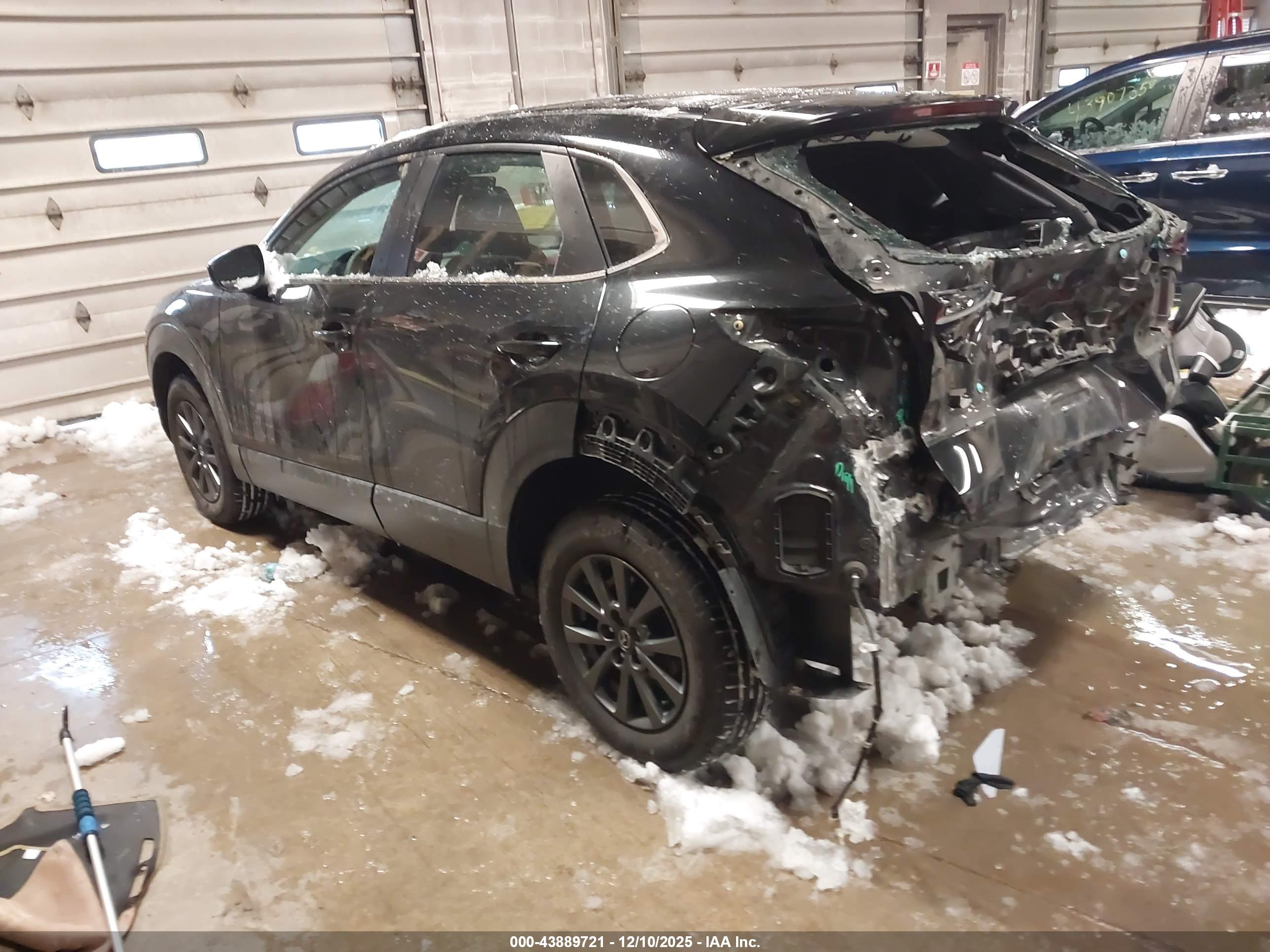 MAZDA CX-30 image 3