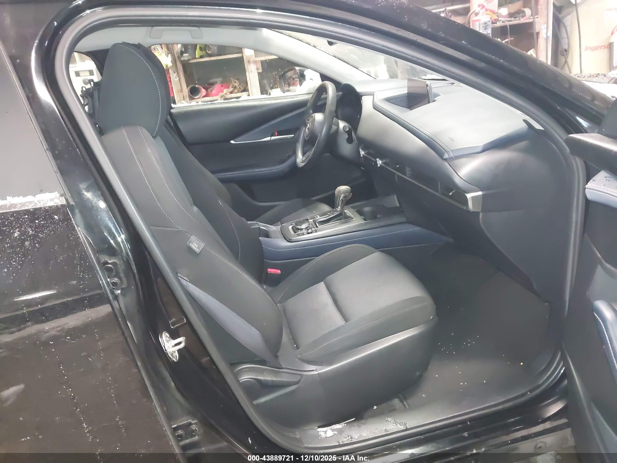MAZDA CX-30 image 5