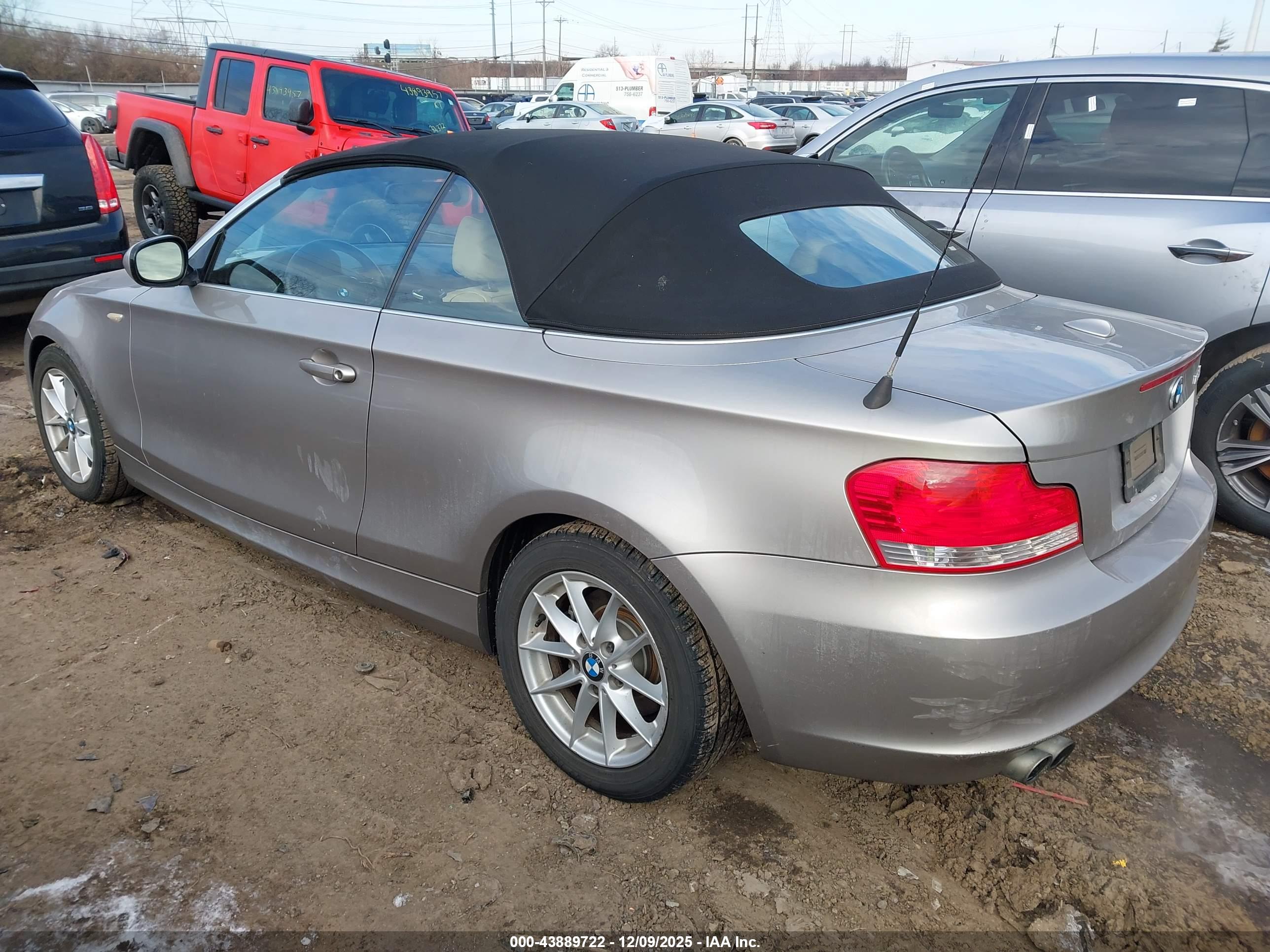 BMW 128I image 3