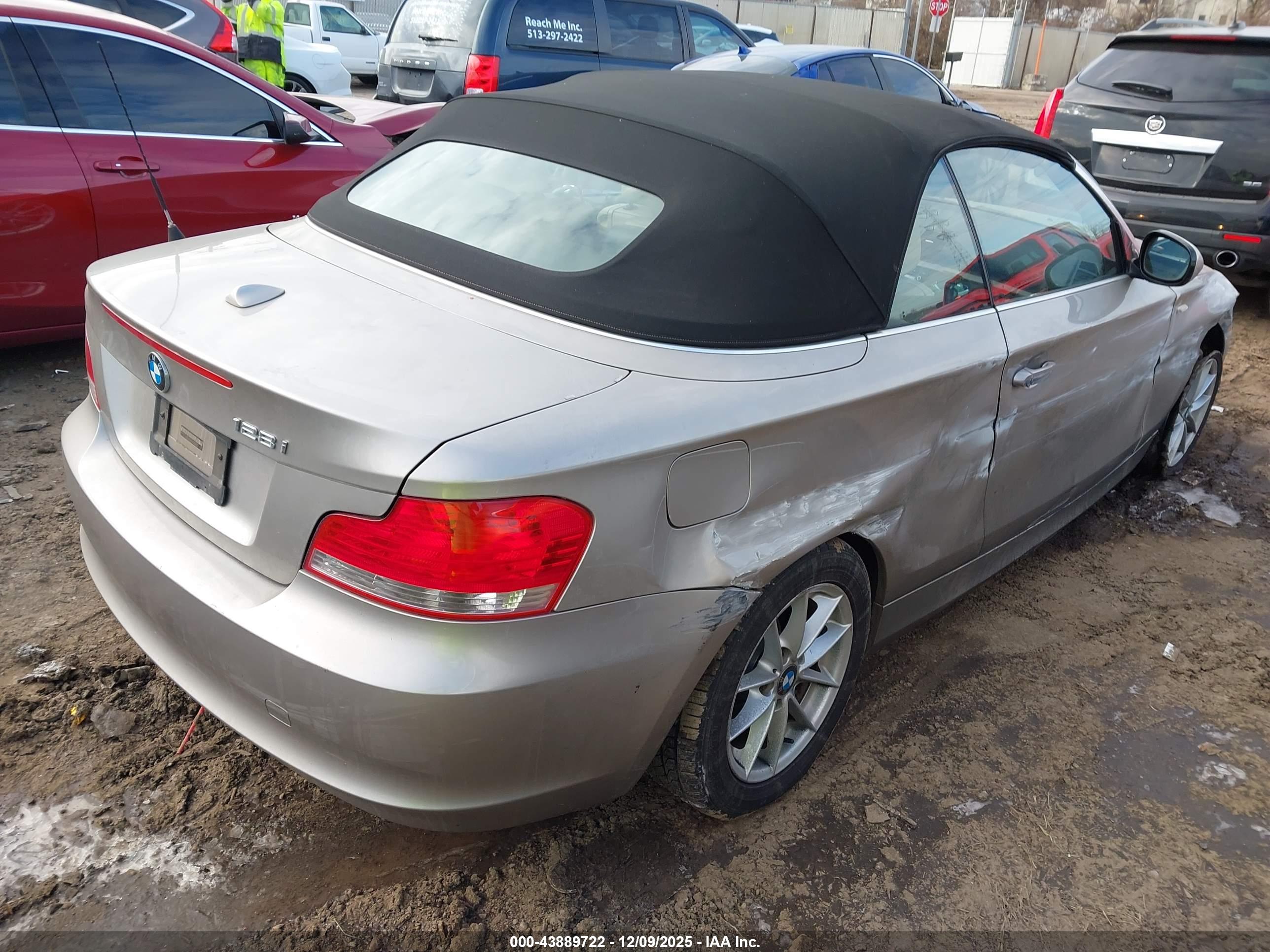 BMW 128I image 4