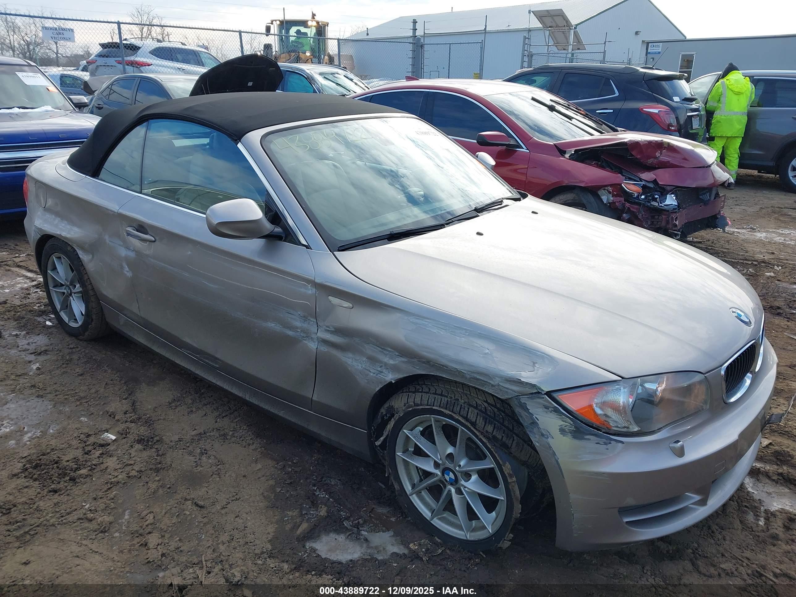 BMW 128I image 6