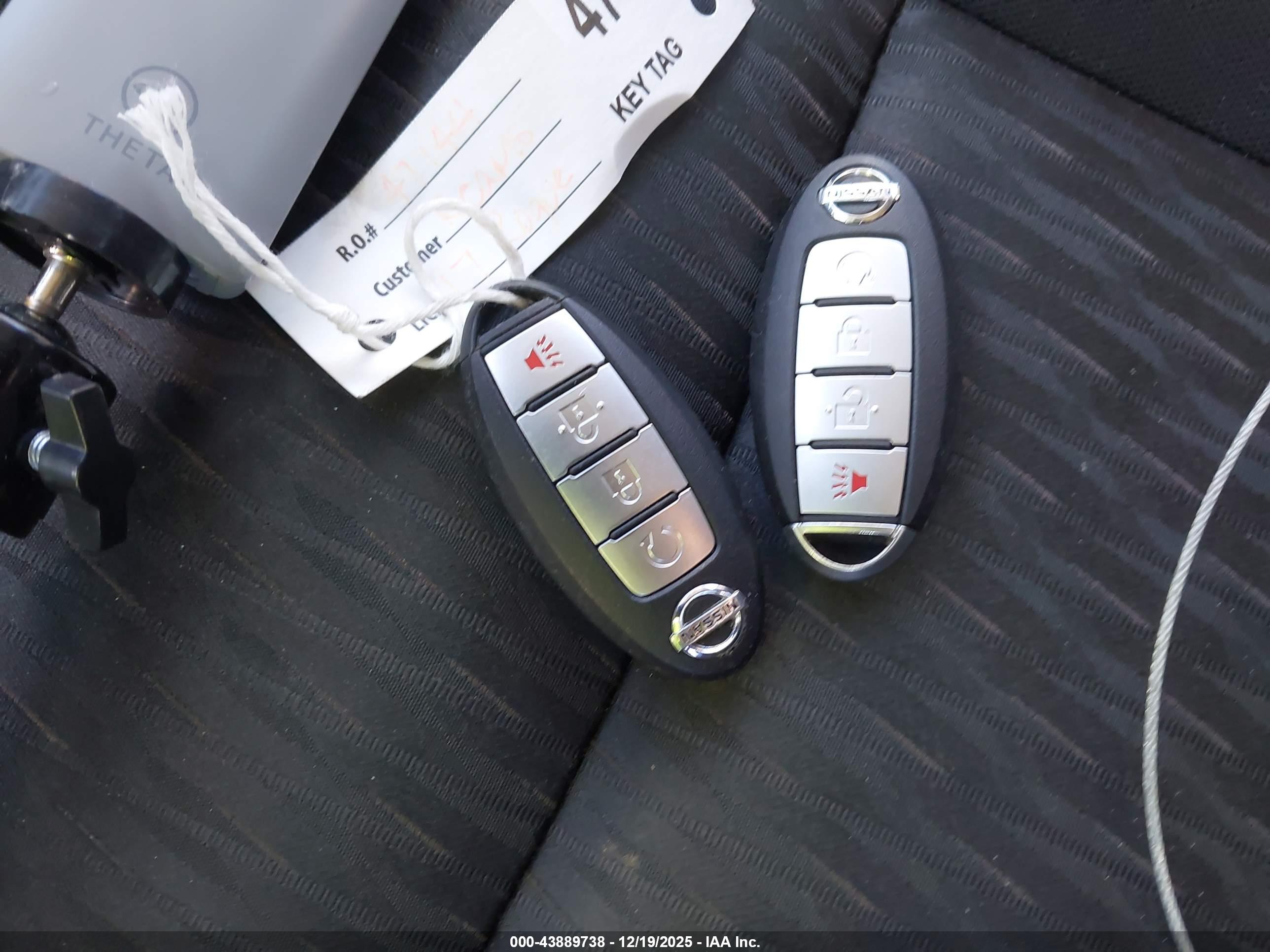 NISSAN ROGUE image 11