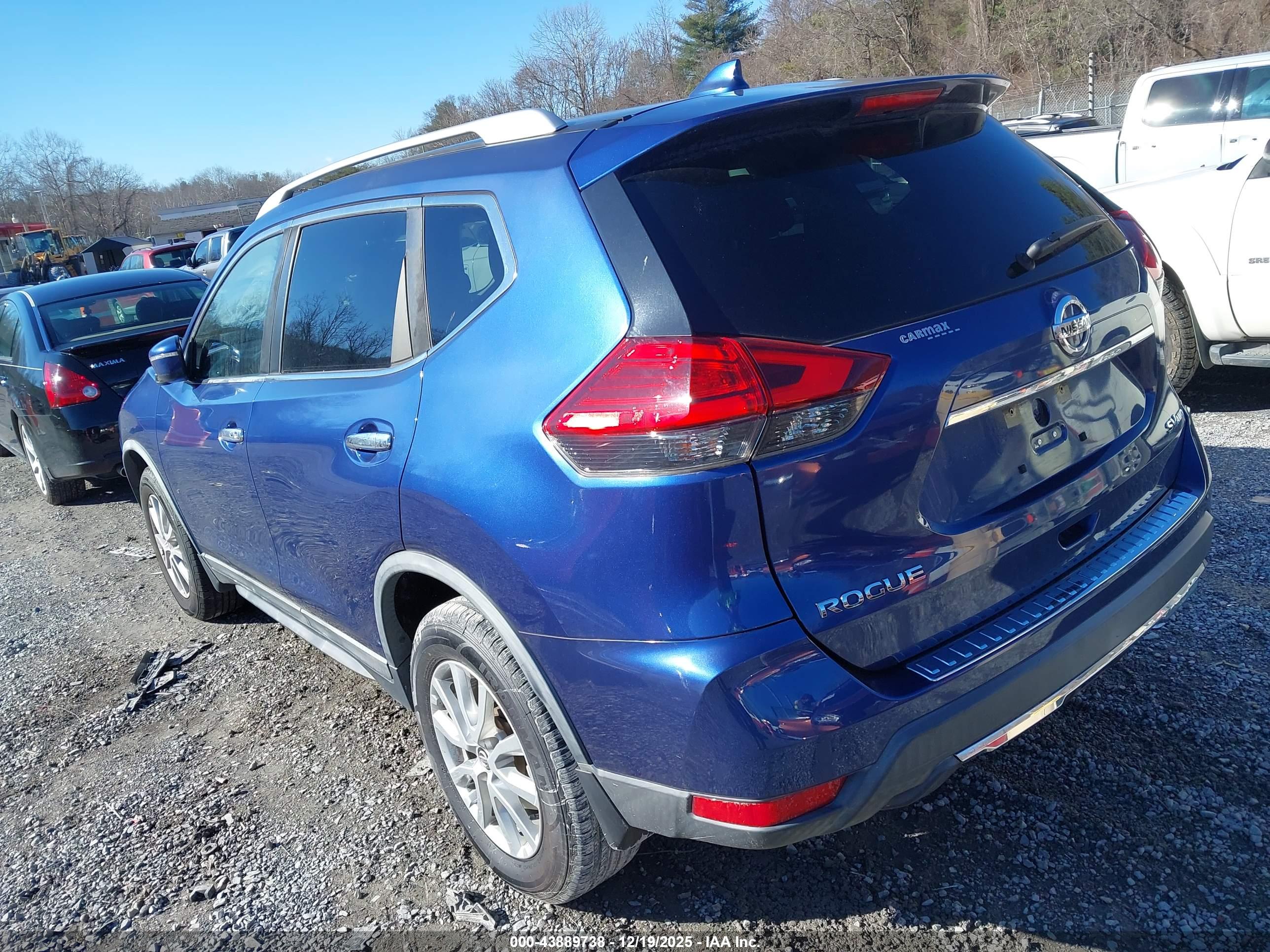 NISSAN ROGUE image 3