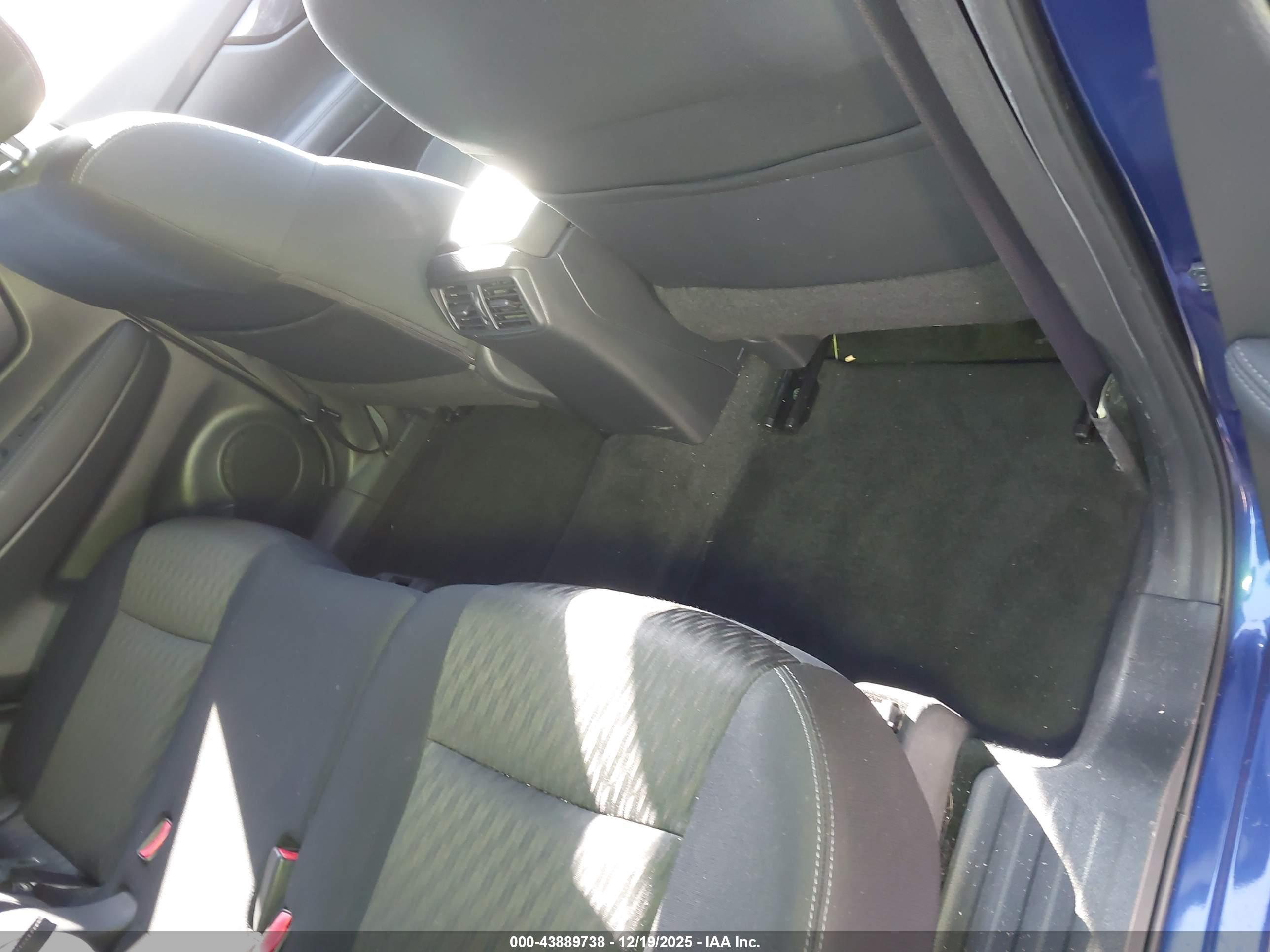 NISSAN ROGUE image 8