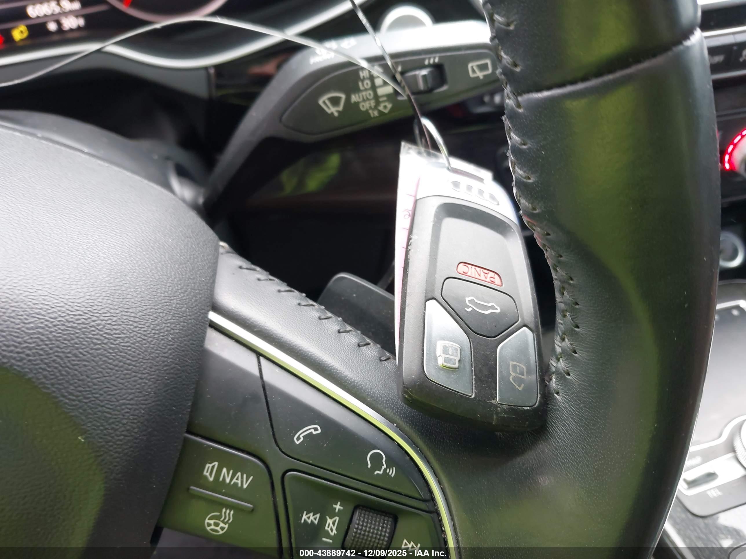 AUDI Q7 image 11
