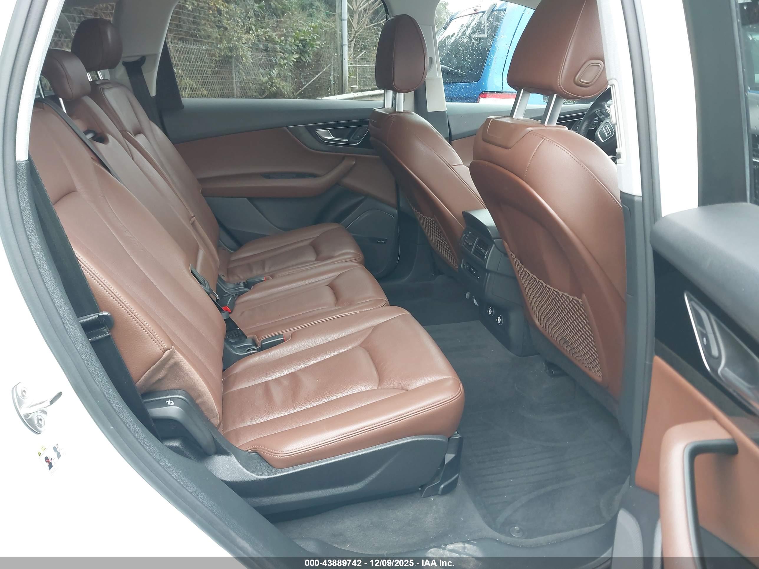 AUDI Q7 image 8