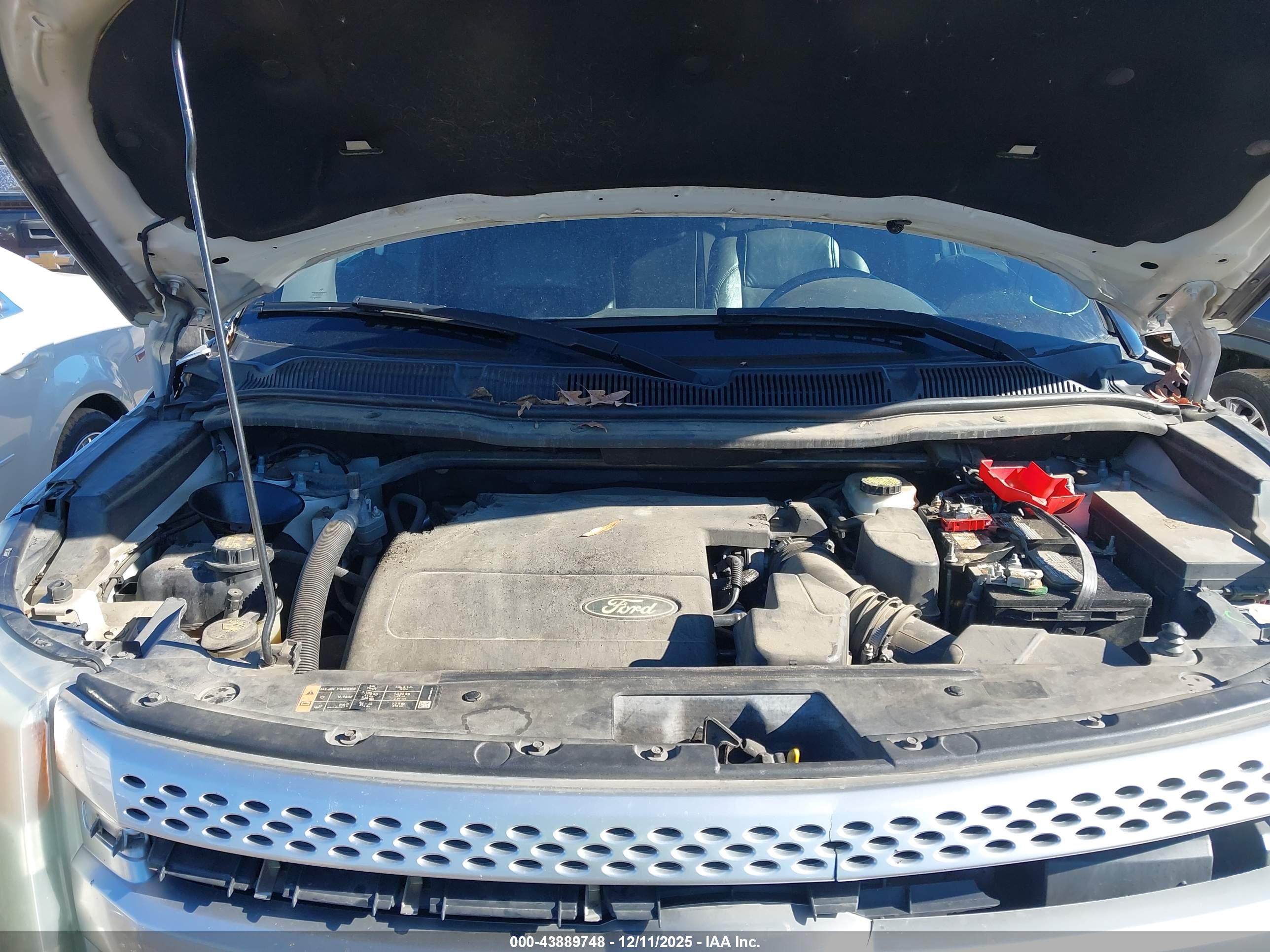 FORD EXPLORER image 10