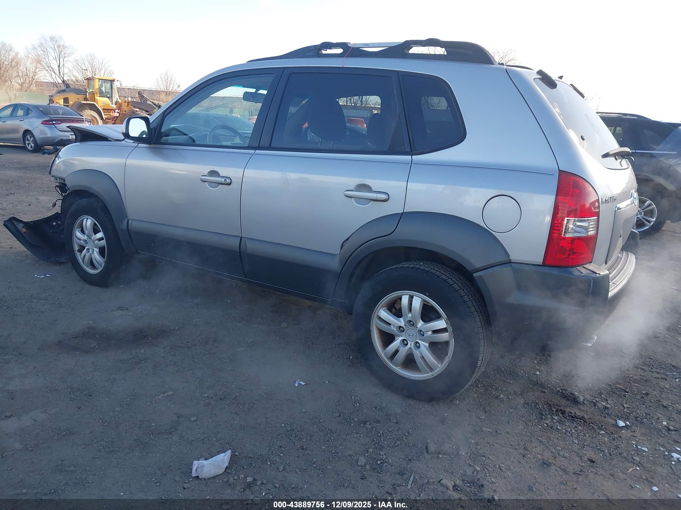 HYUNDAI TUCSON image 3