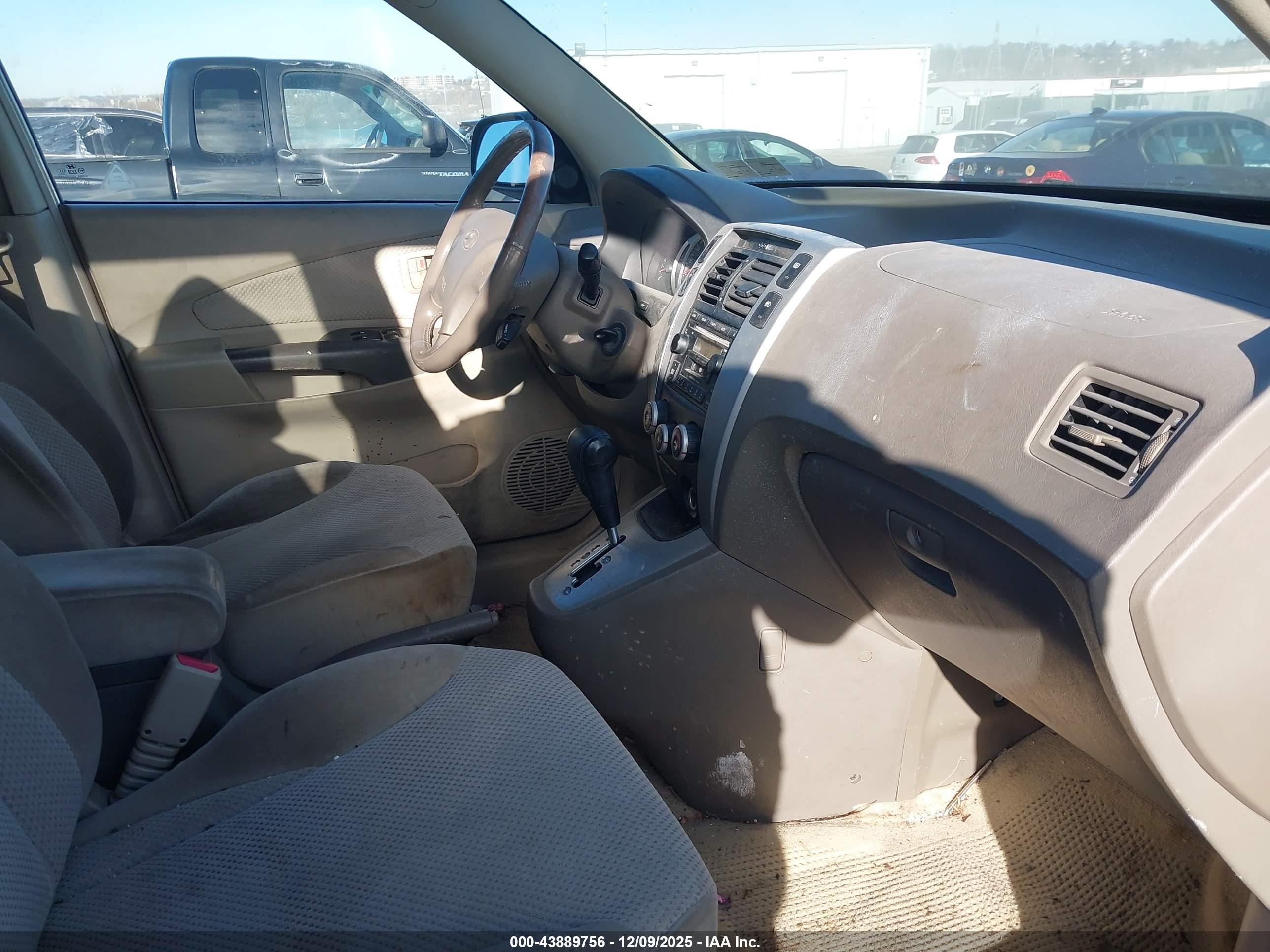 HYUNDAI TUCSON image 5