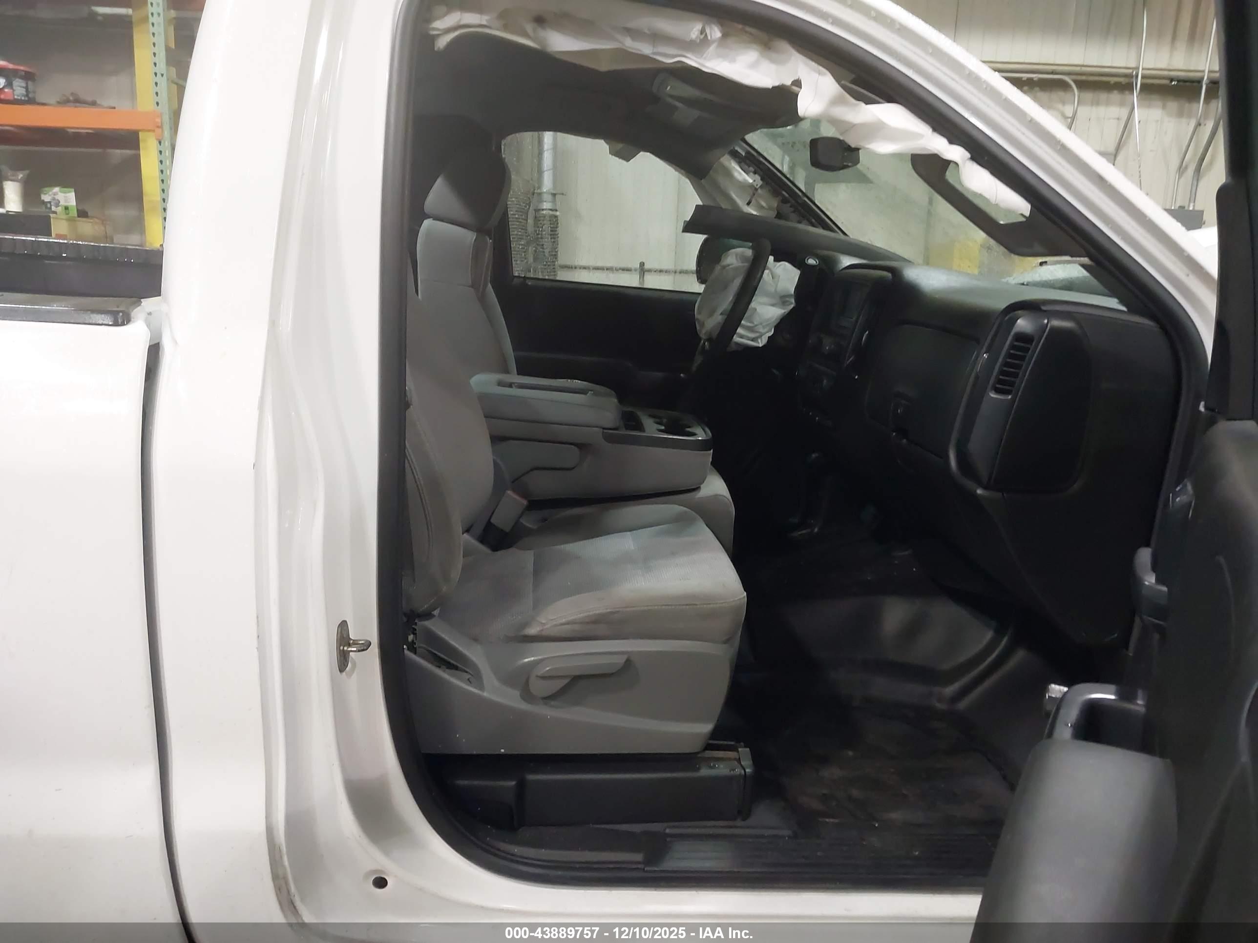 GMC SIERRA image 5