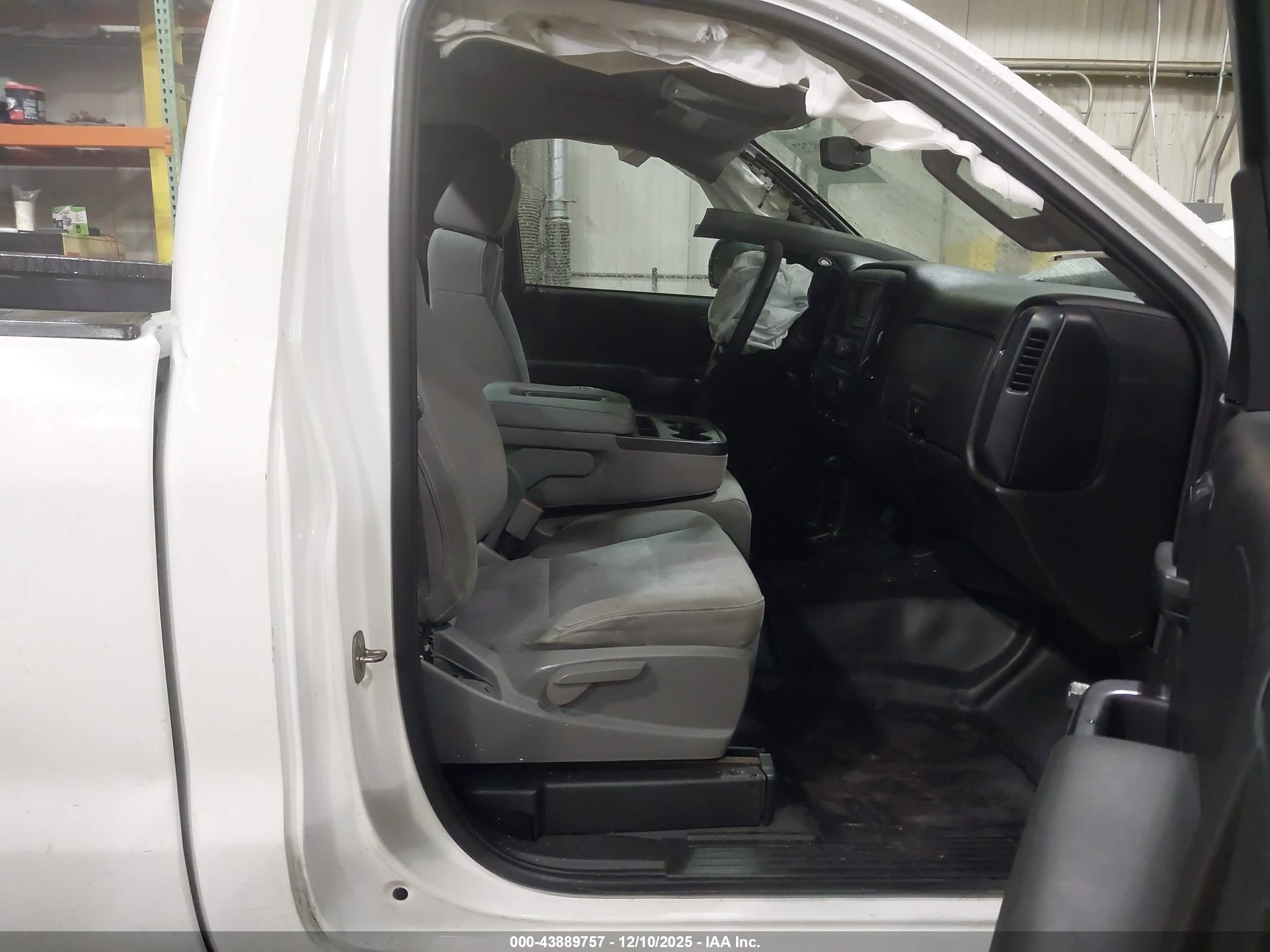 GMC SIERRA image 8