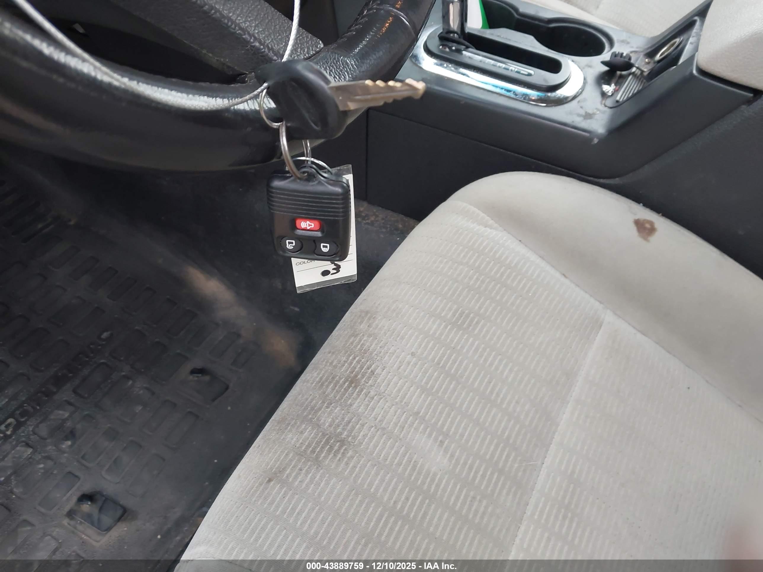 FORD EXPLORER image 11
