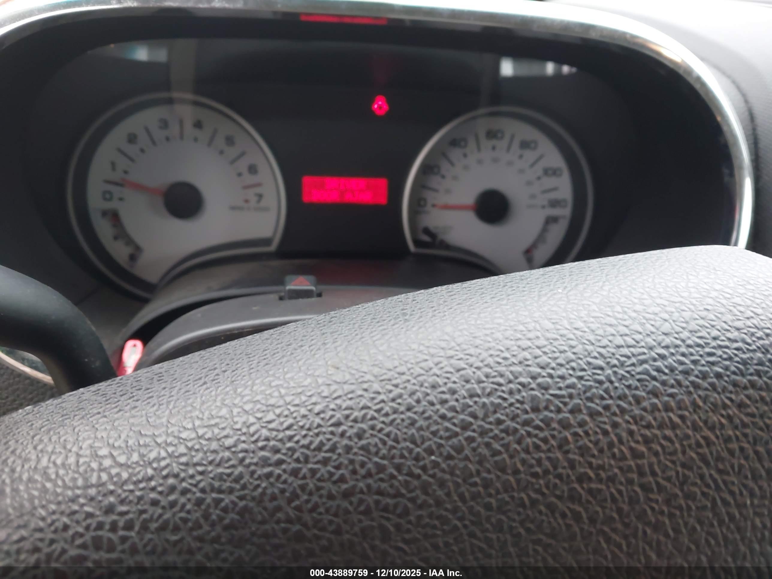 FORD EXPLORER image 7
