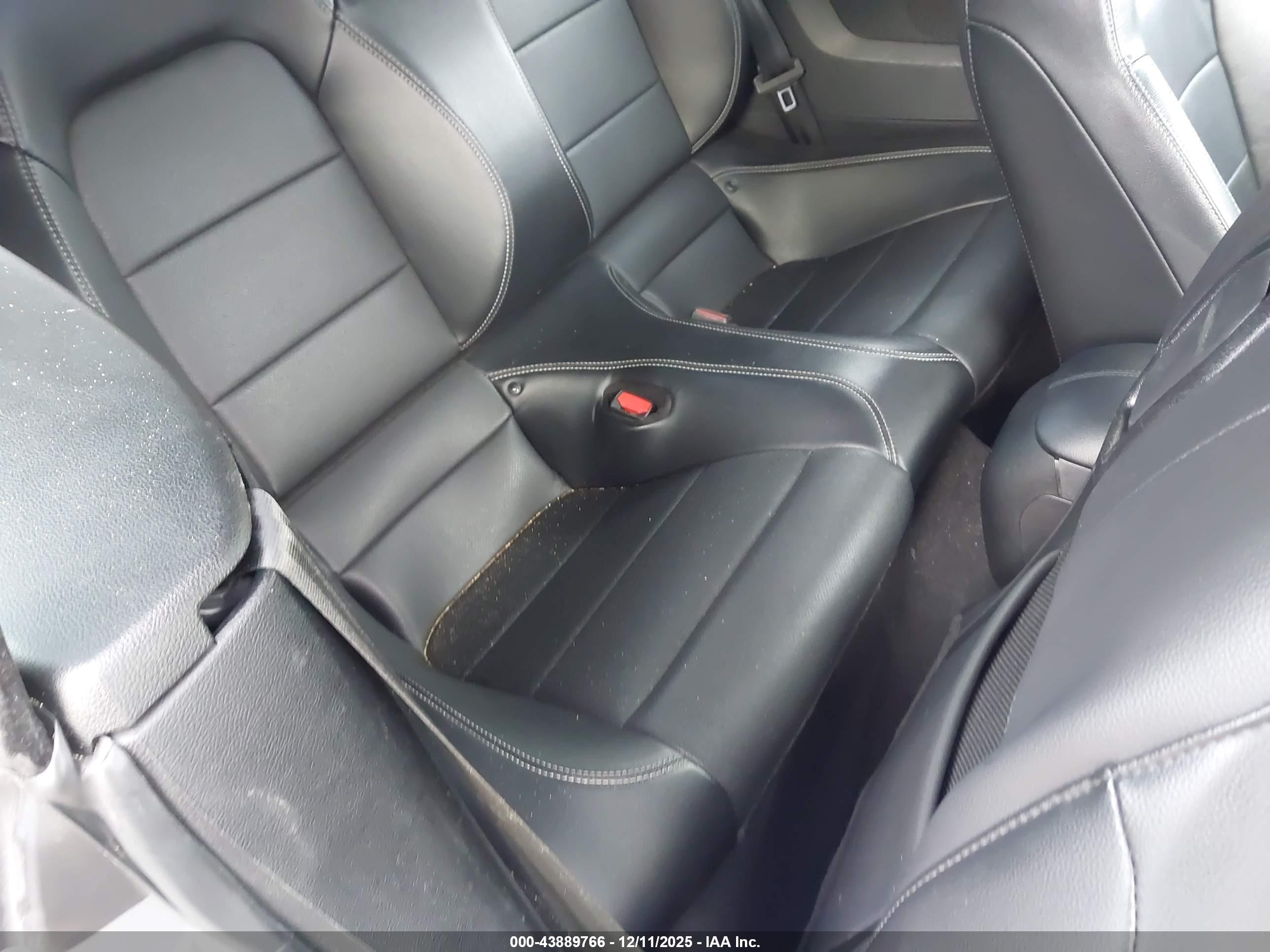 FORD MUSTANG image 8