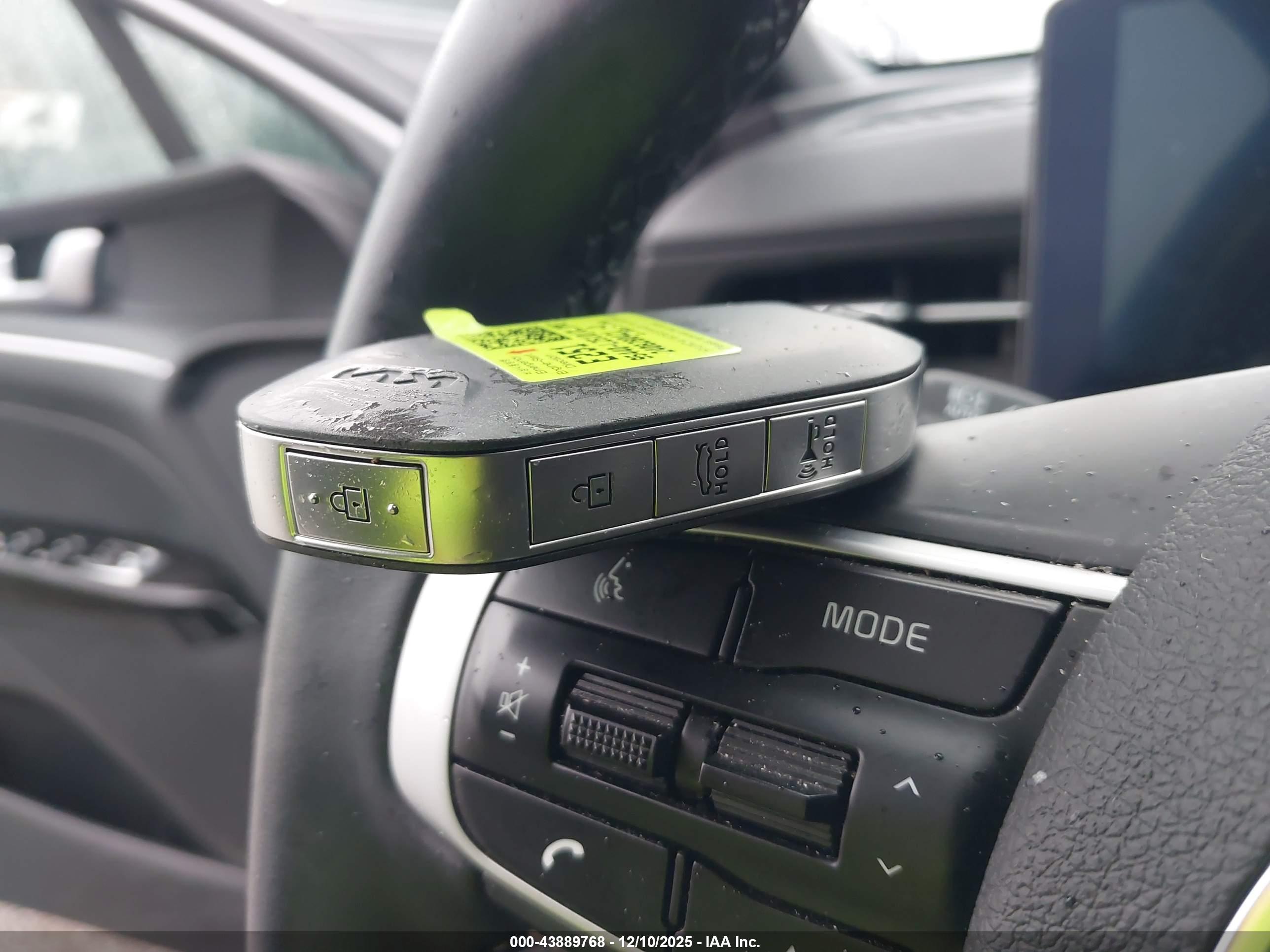 KIA K5 image 11
