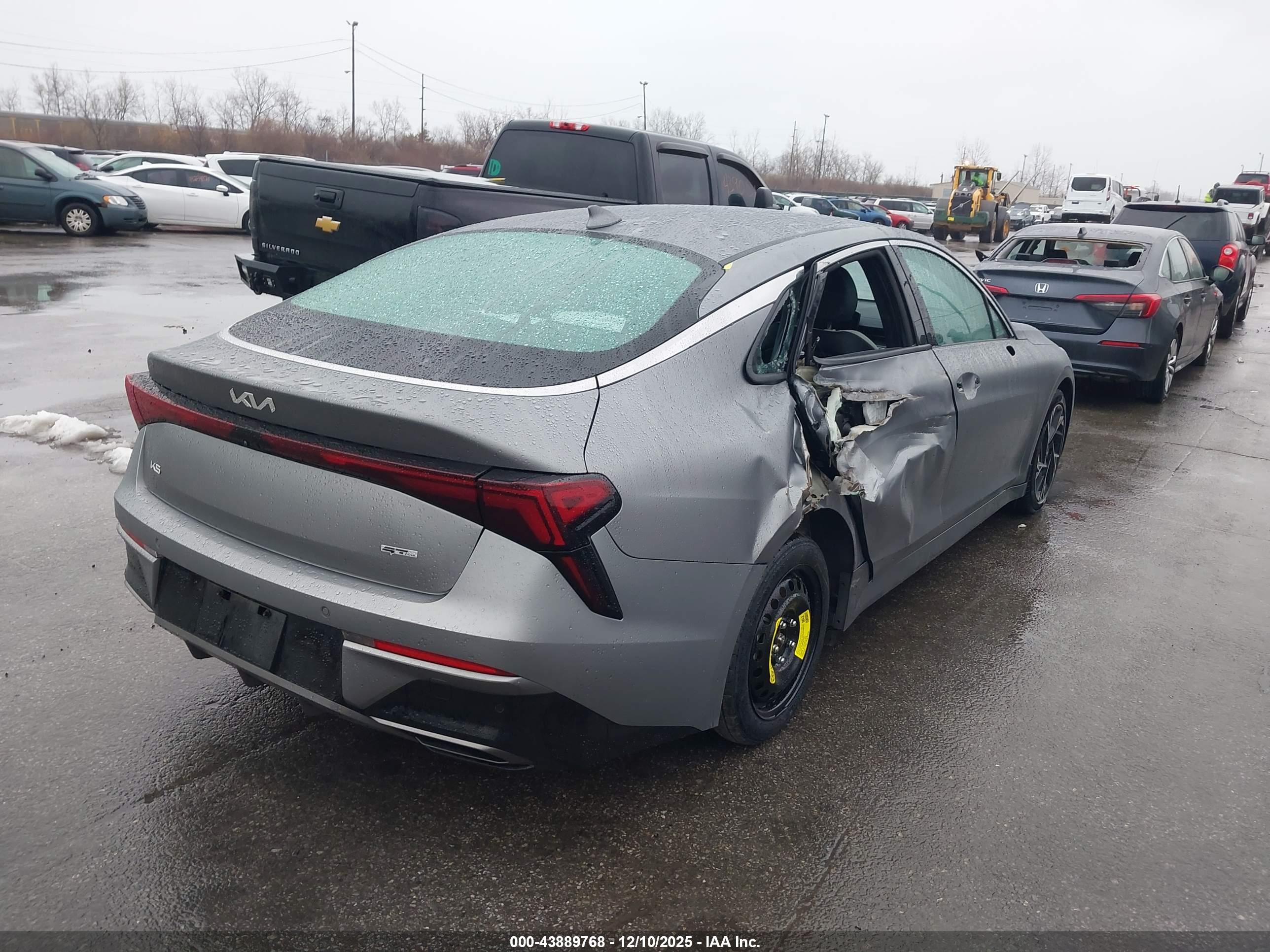 KIA K5 image 4
