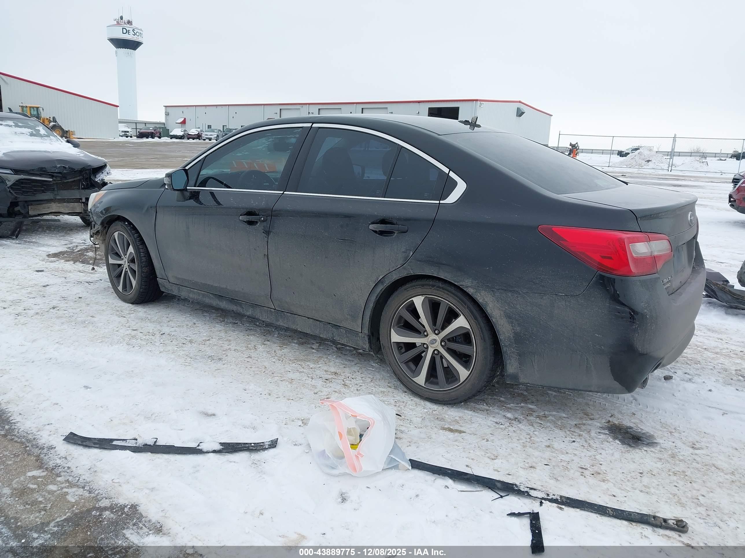 SUBARU LEGACY image 3