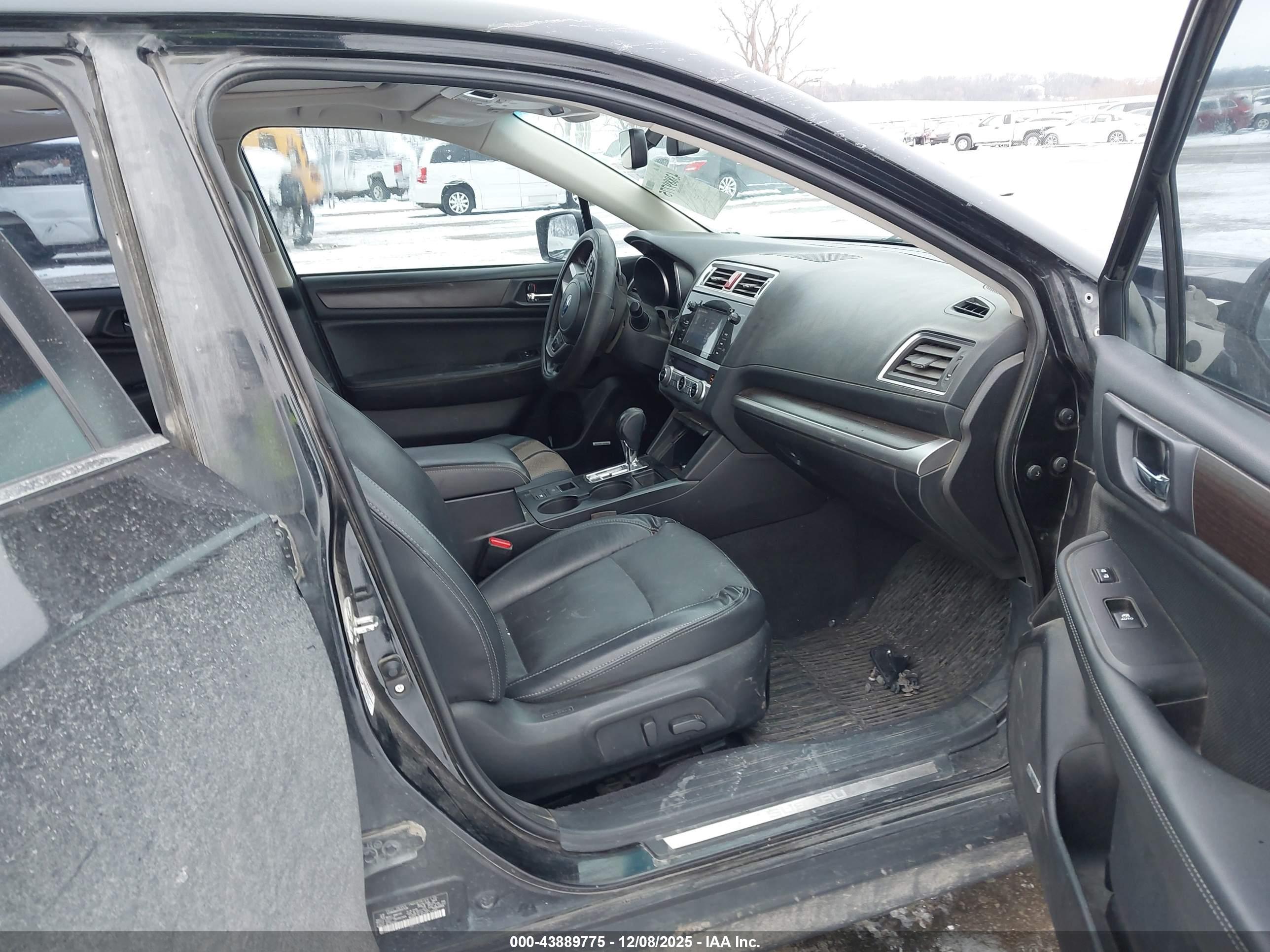 SUBARU LEGACY image 5
