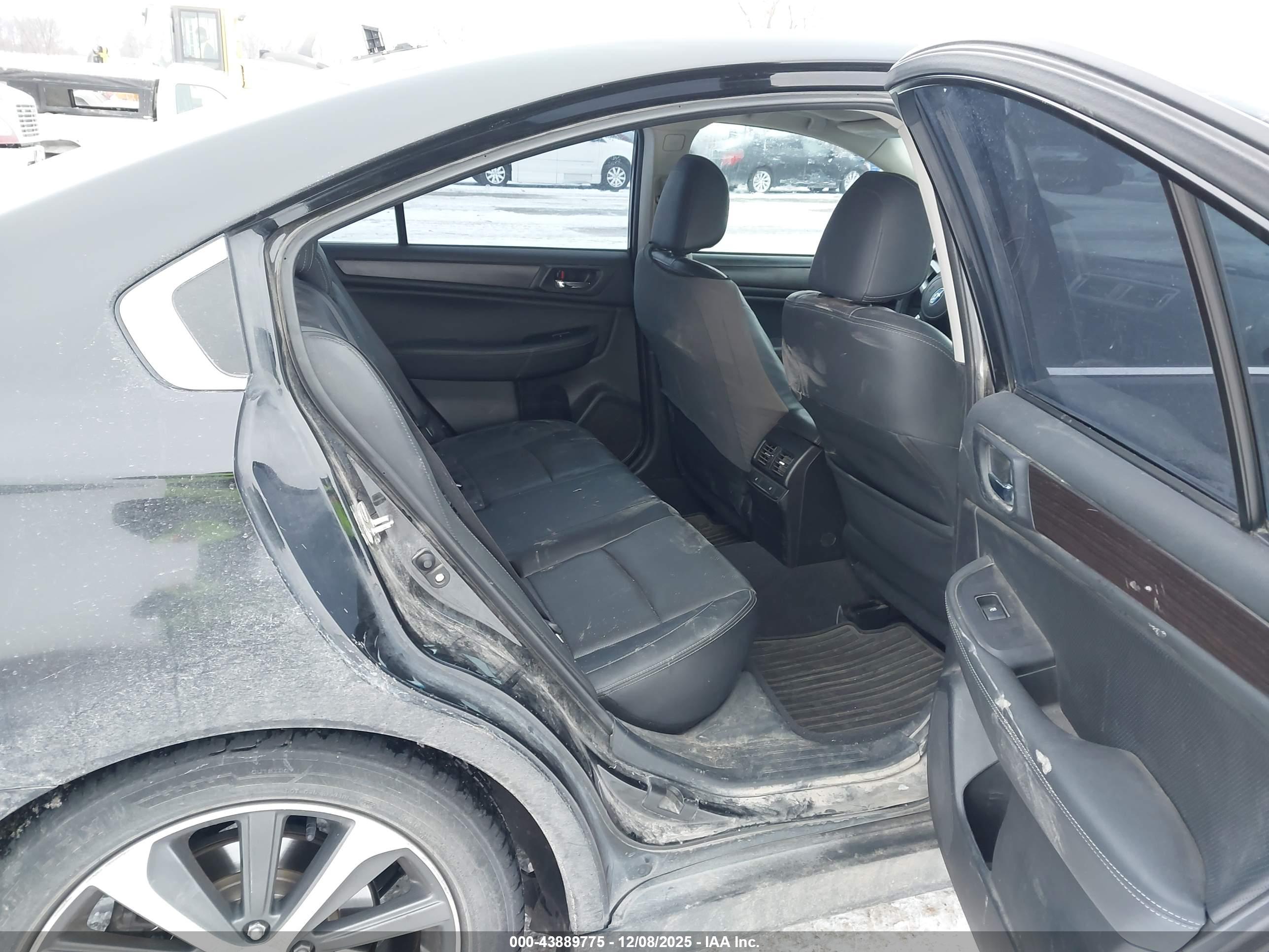 SUBARU LEGACY image 8
