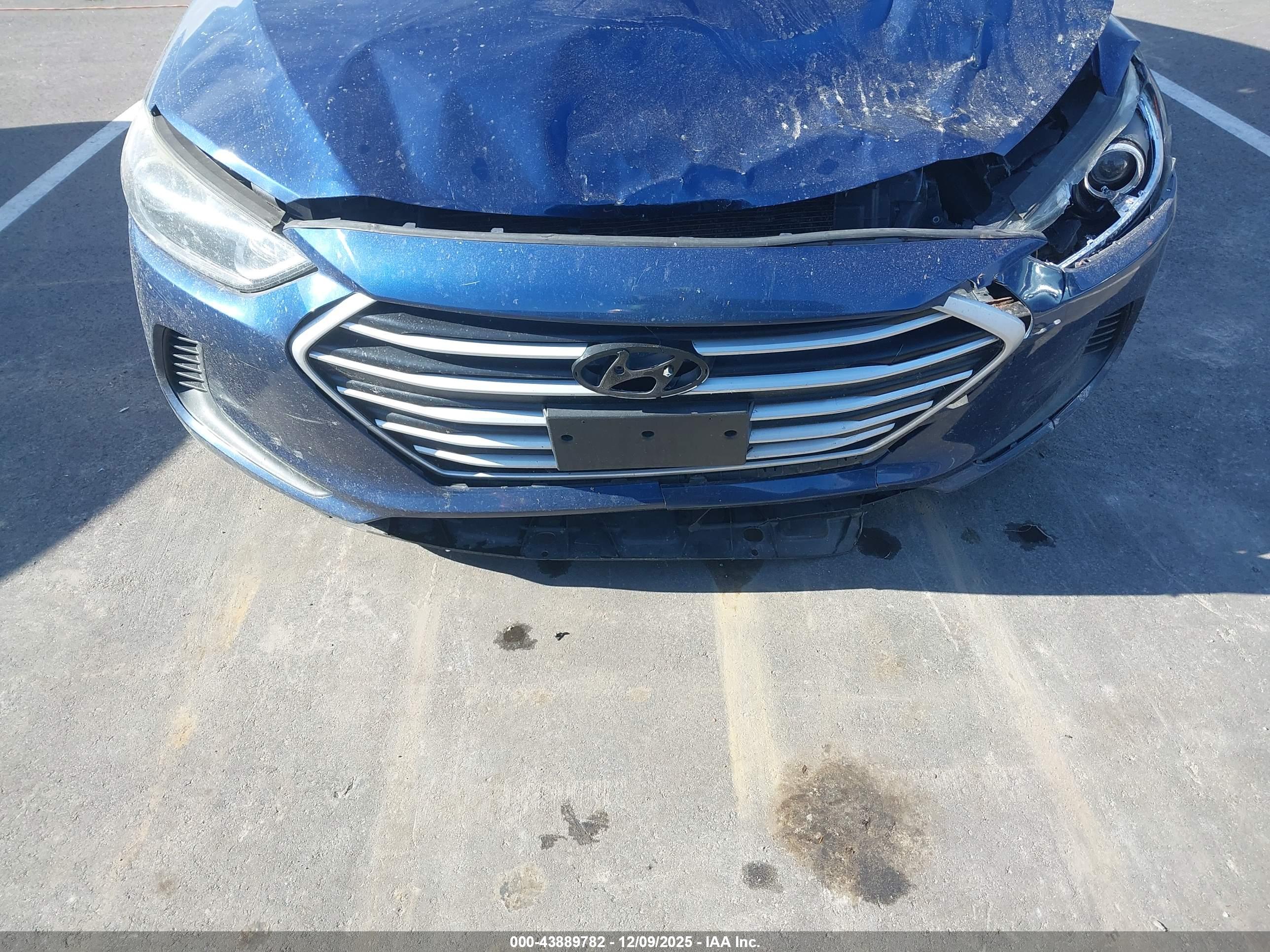 HYUNDAI ELANTRA image 6