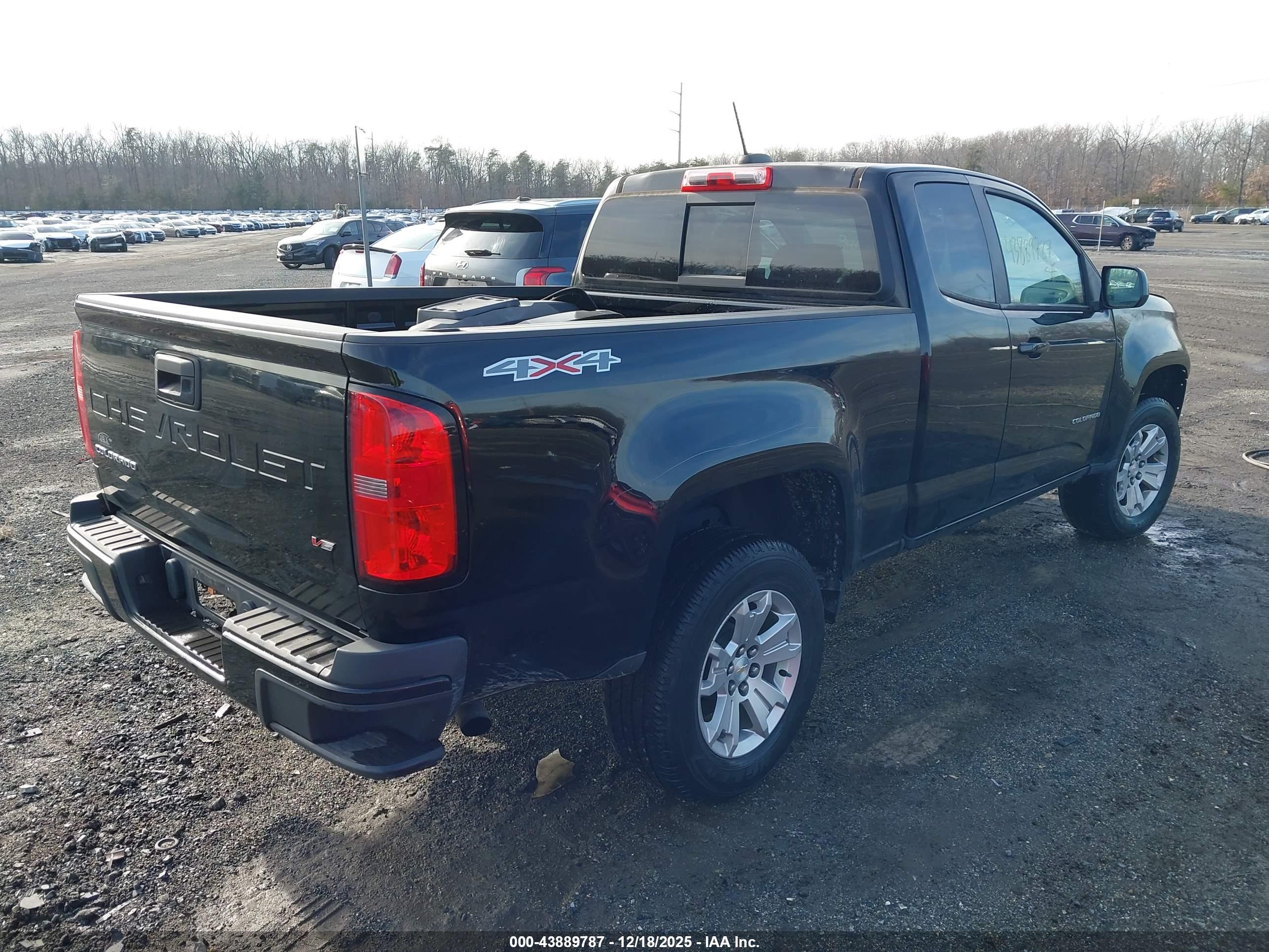 CHEVROLET COLORADO image 4