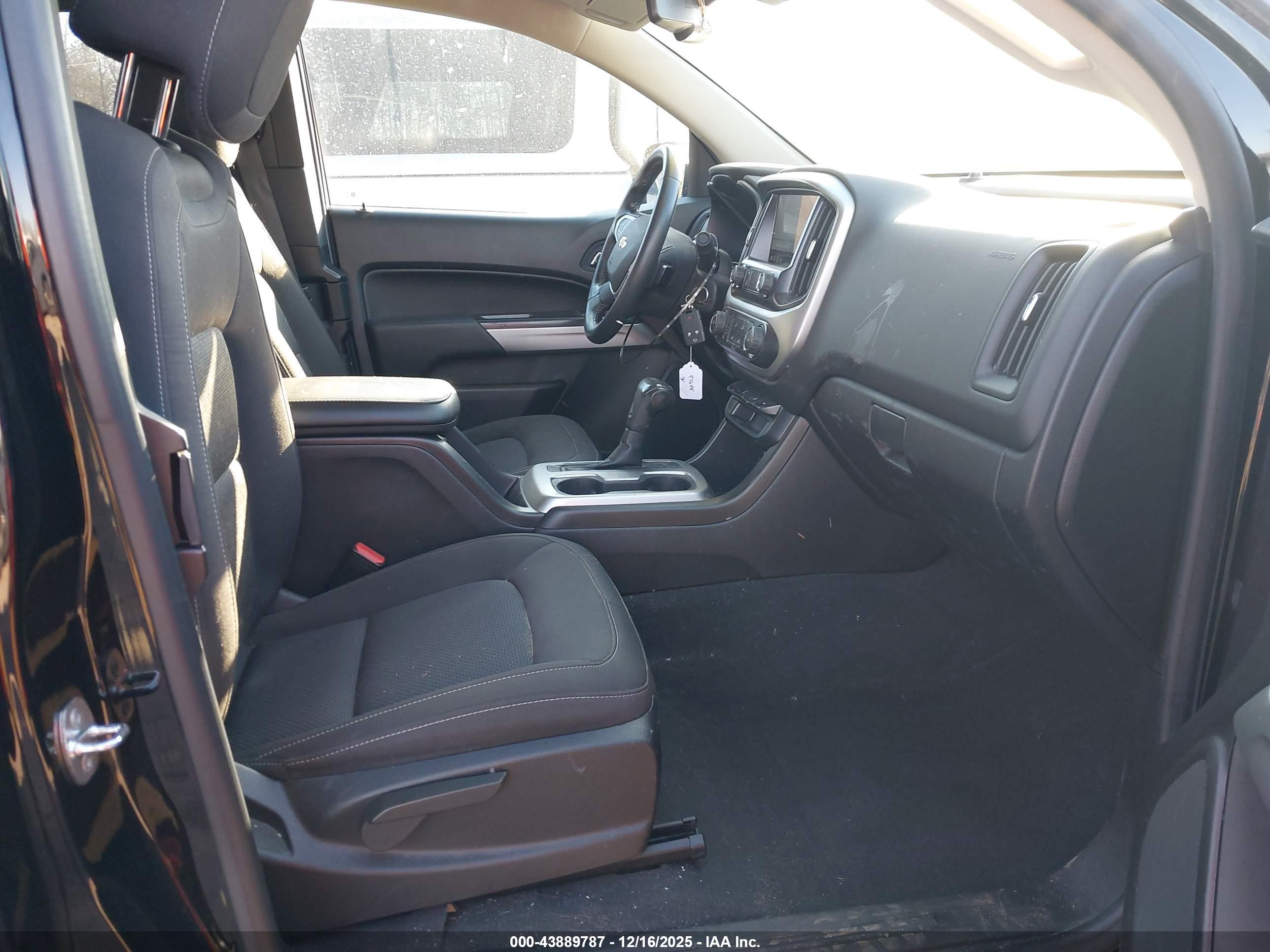 CHEVROLET COLORADO image 5