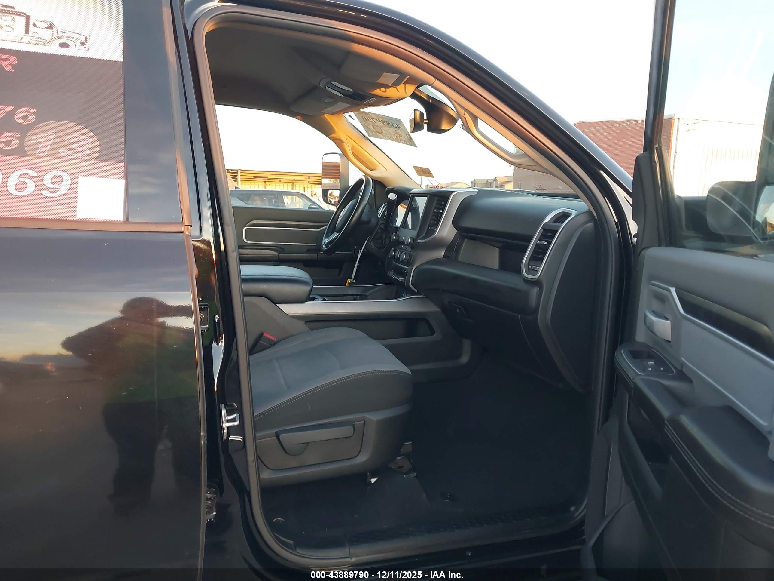 RAM 3500 image 8
