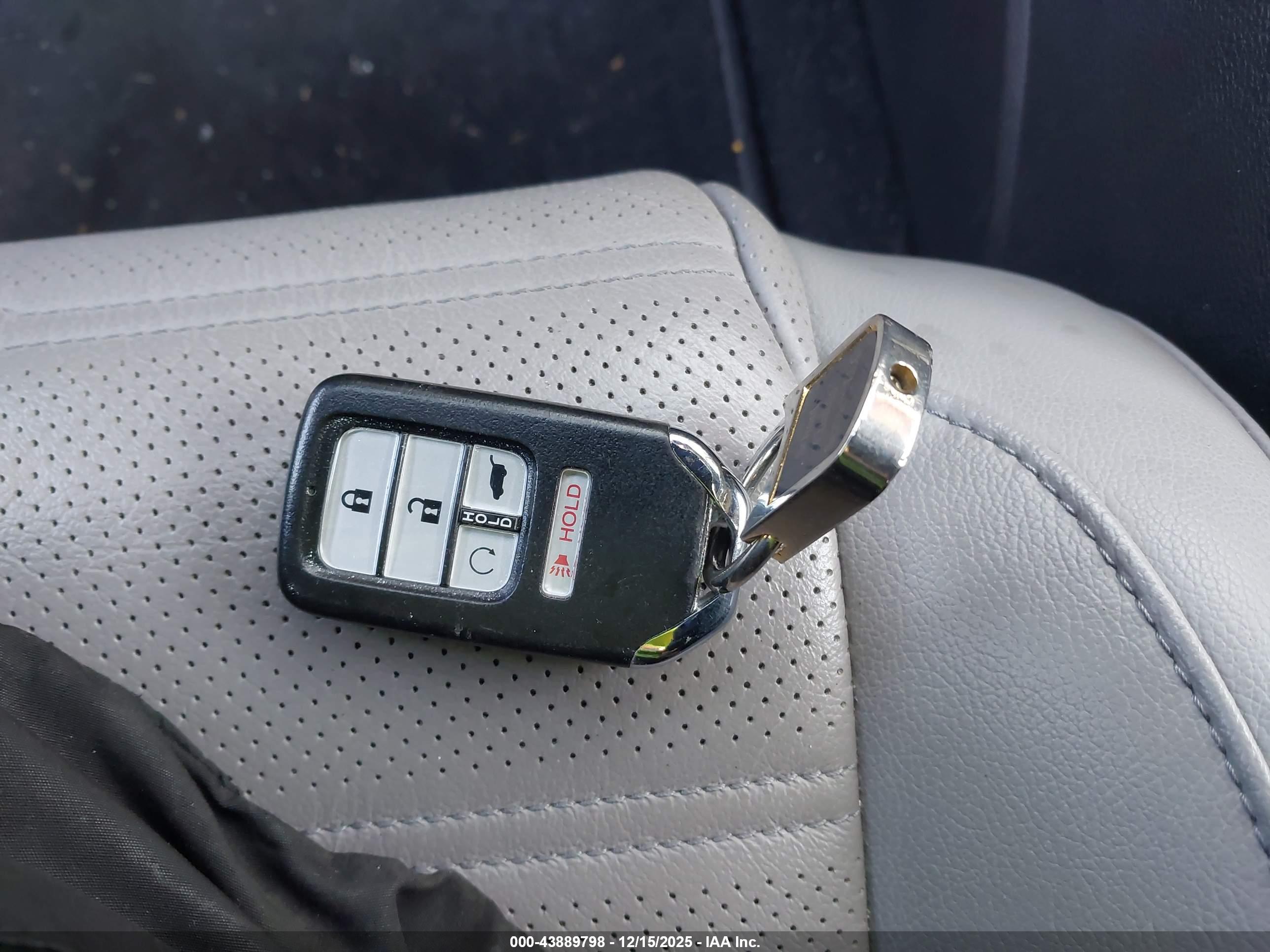 HONDA CR-V image 11