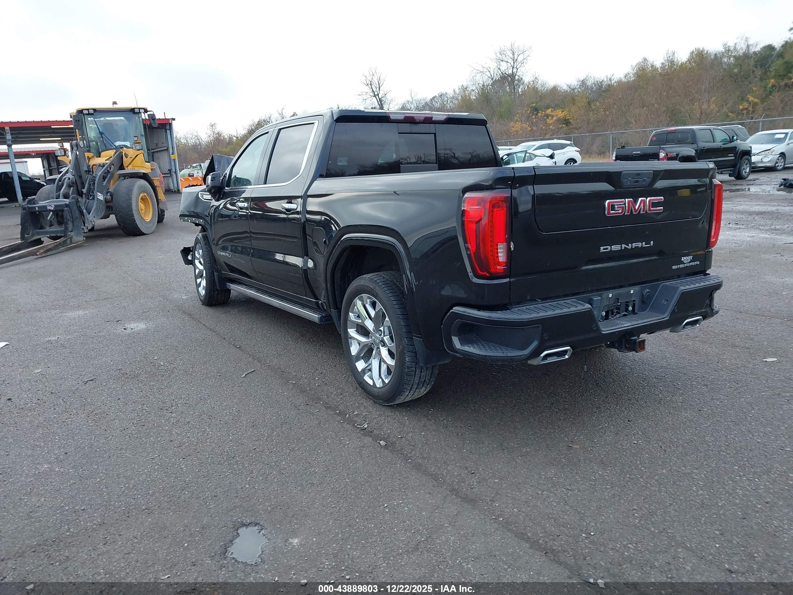 GMC SIERRA image 3