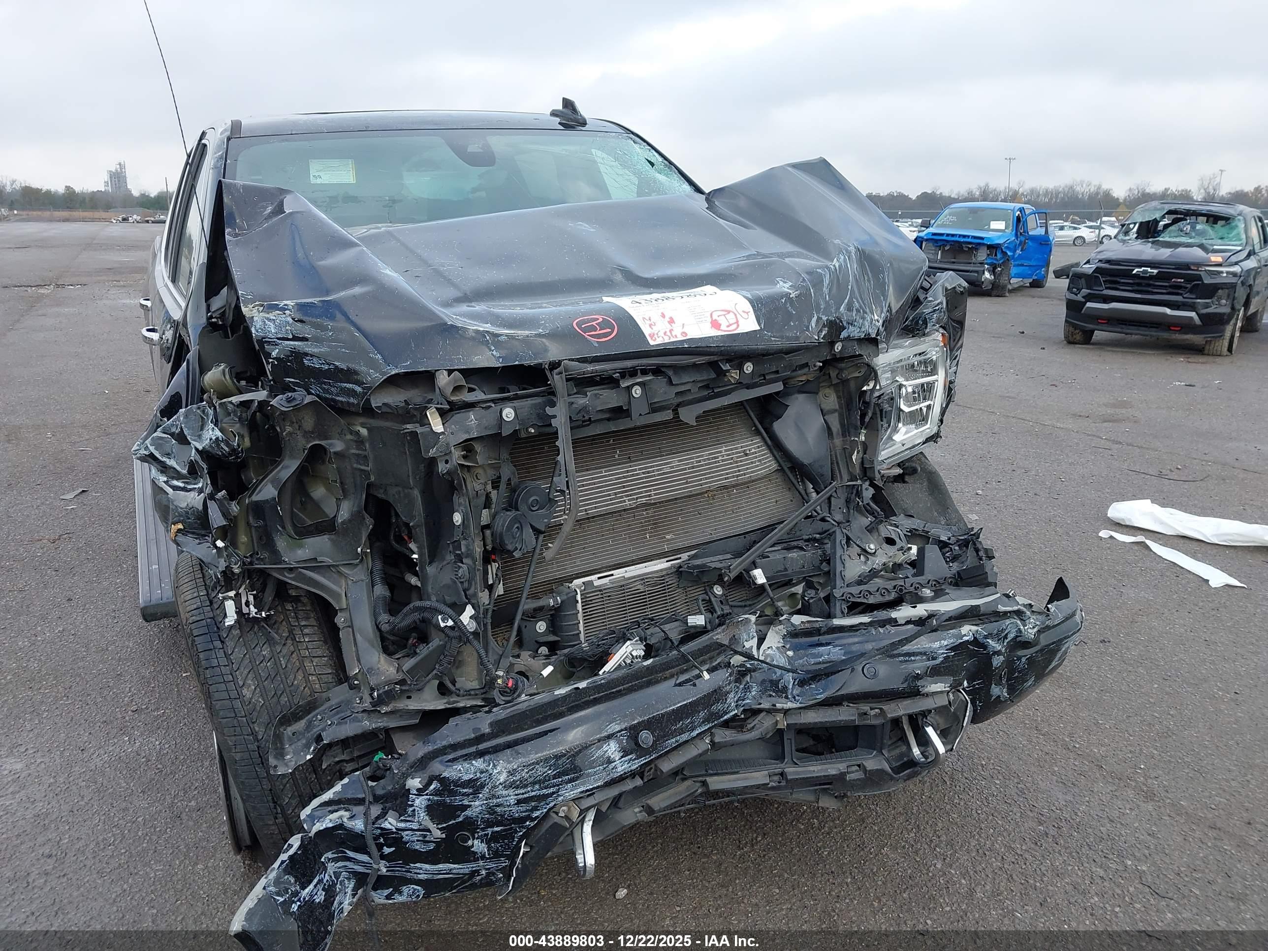 GMC SIERRA image 6