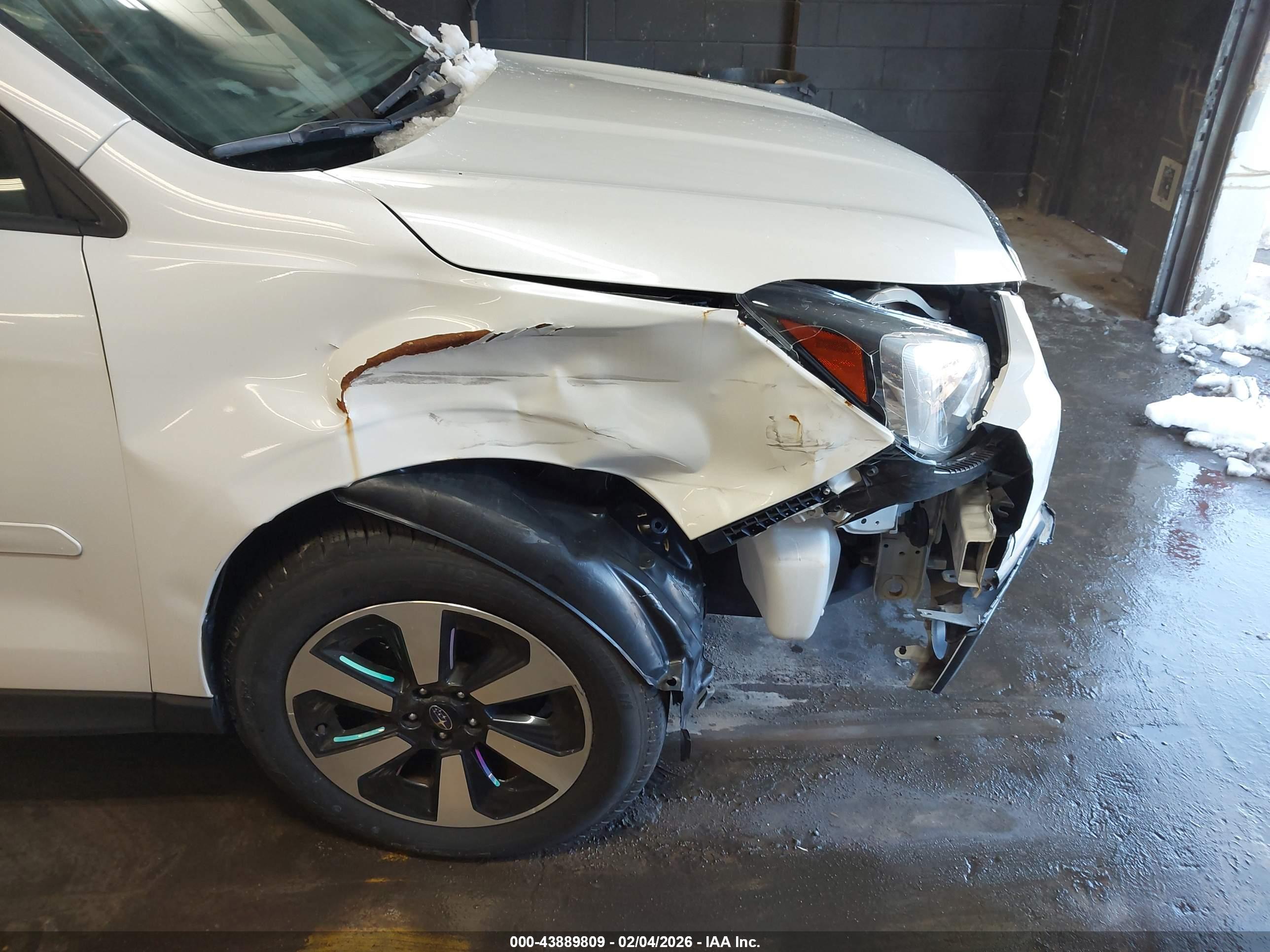 SUBARU FORESTER image 6