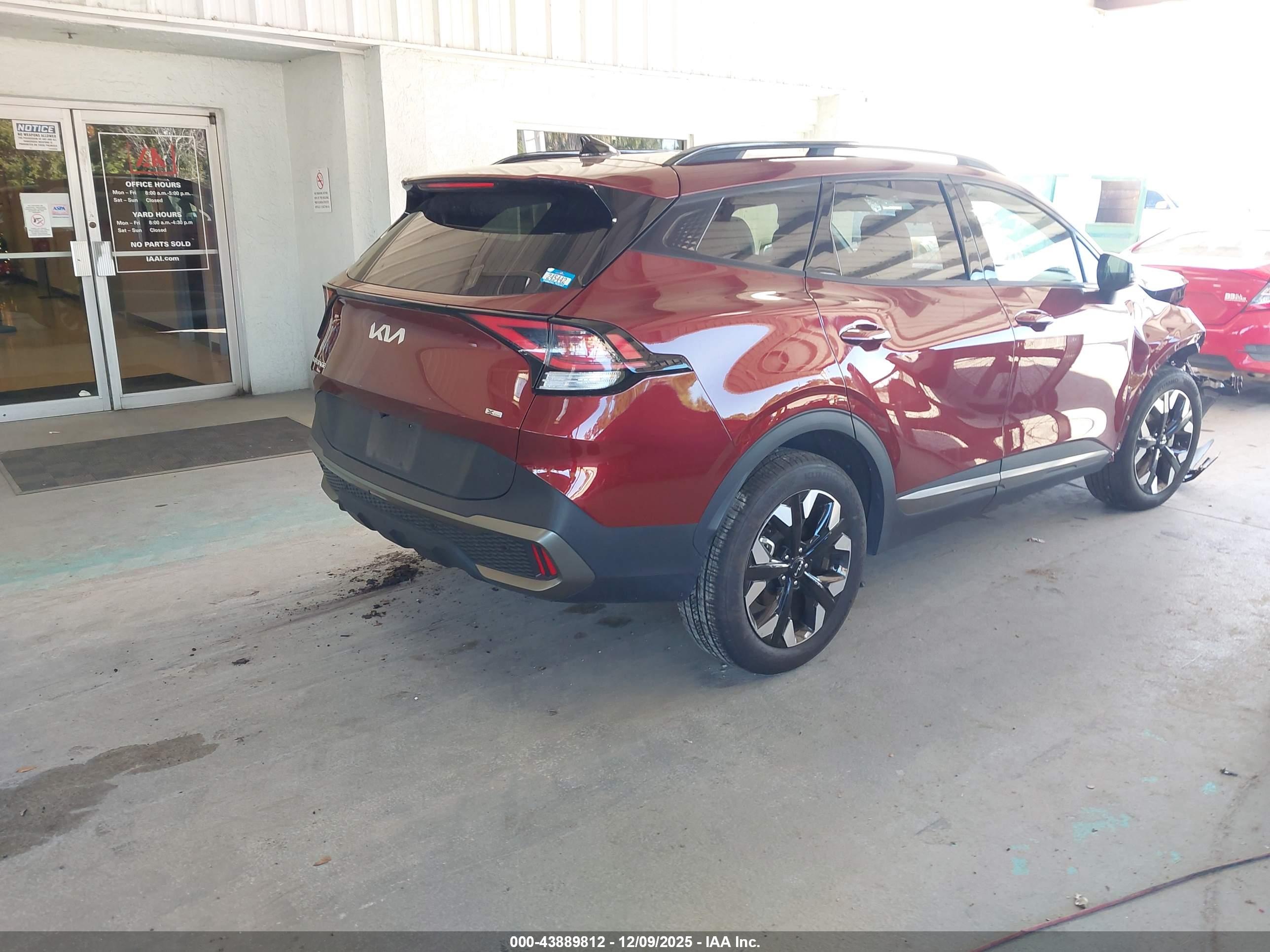 KIA SPORTAGE image 4