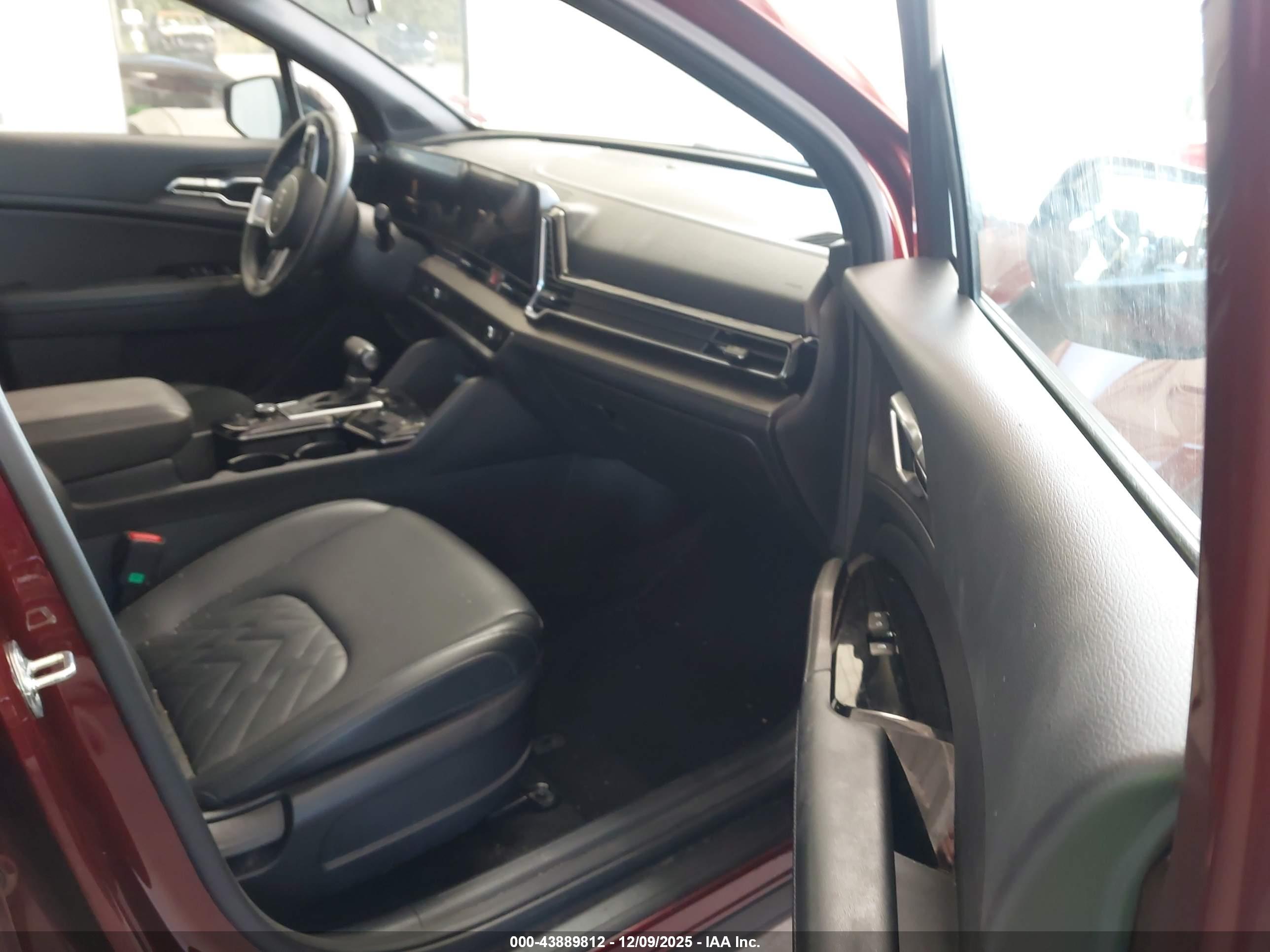 KIA SPORTAGE image 5