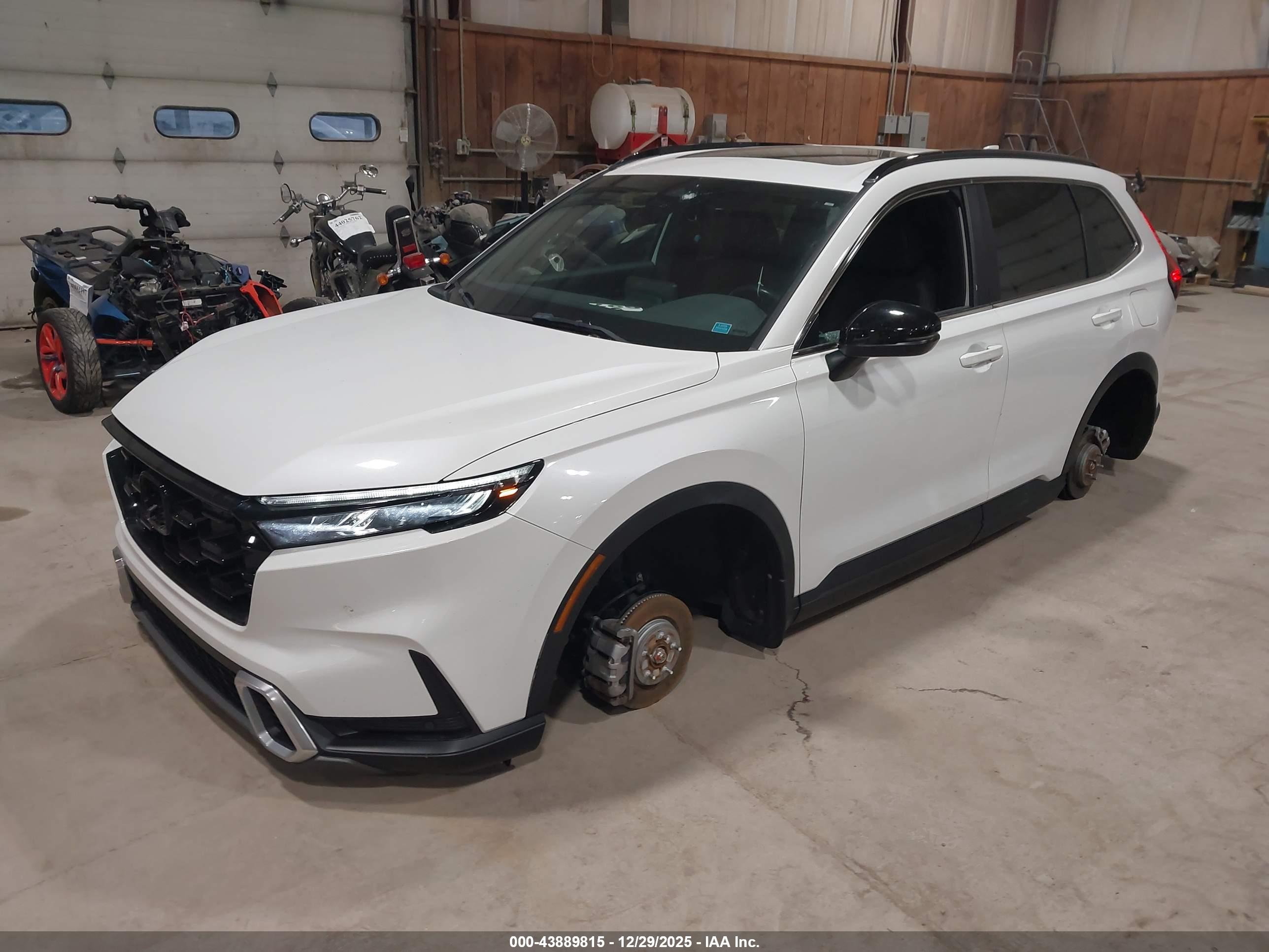 HONDA CR-V image 2