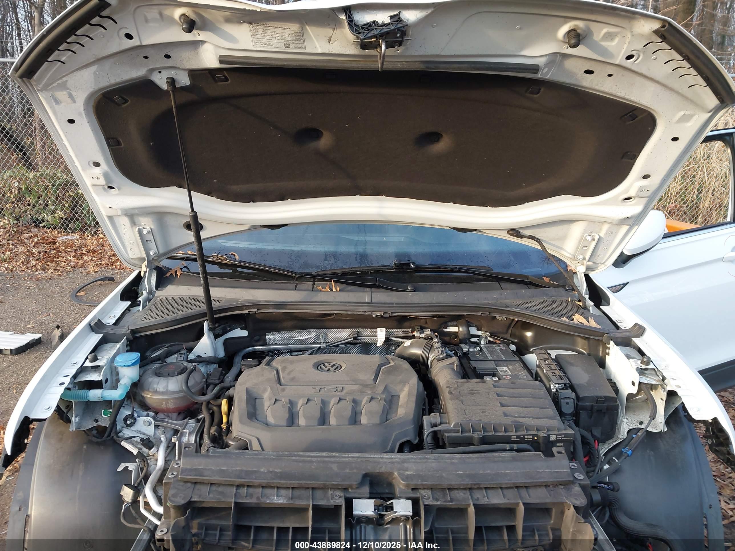 VOLKSWAGEN TIGUAN image 10