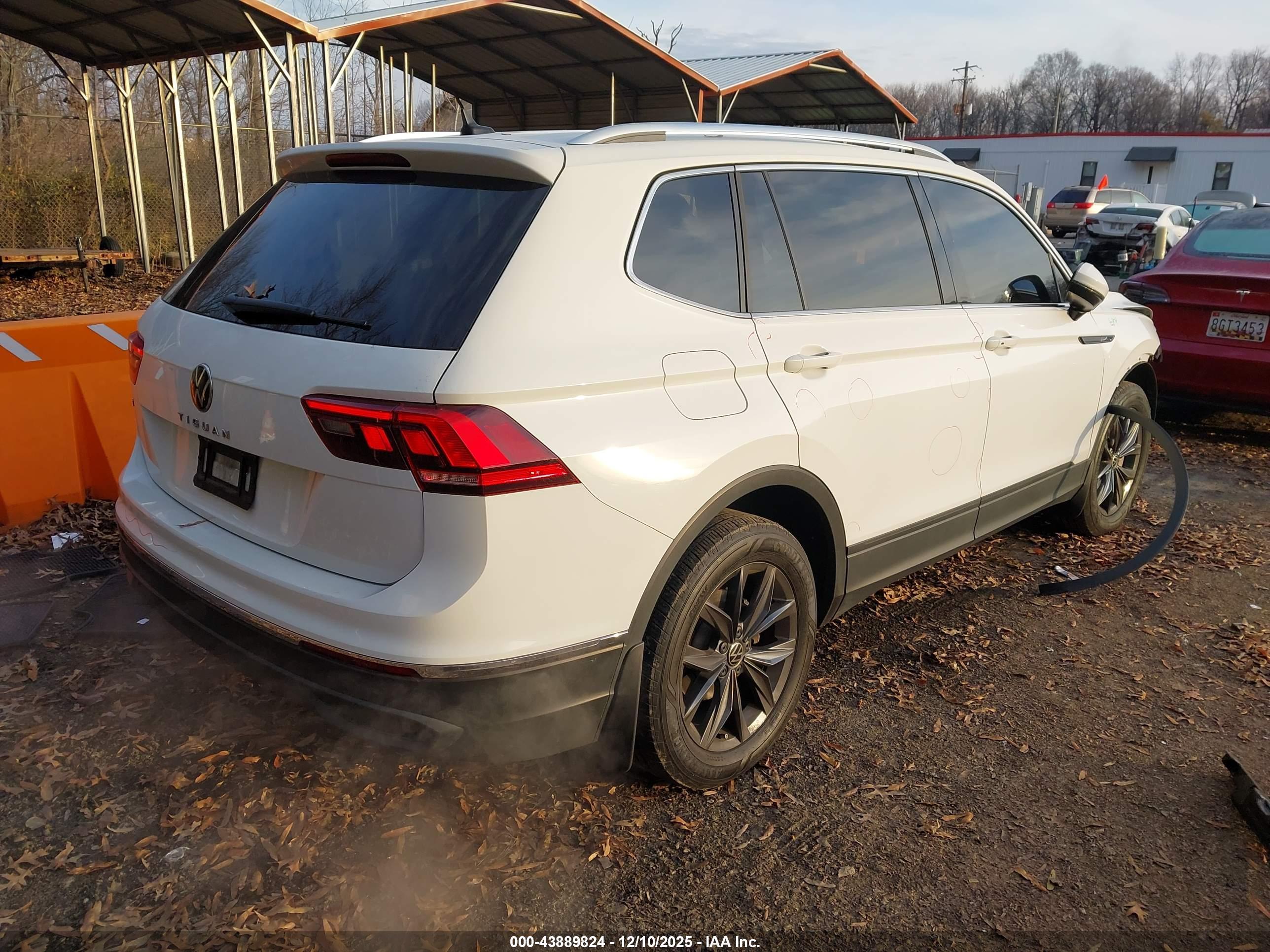 VOLKSWAGEN TIGUAN image 4