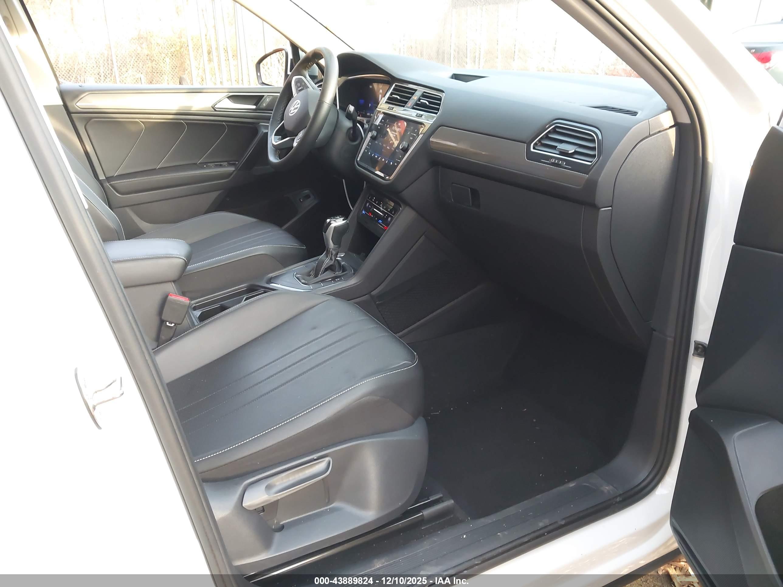 VOLKSWAGEN TIGUAN image 5