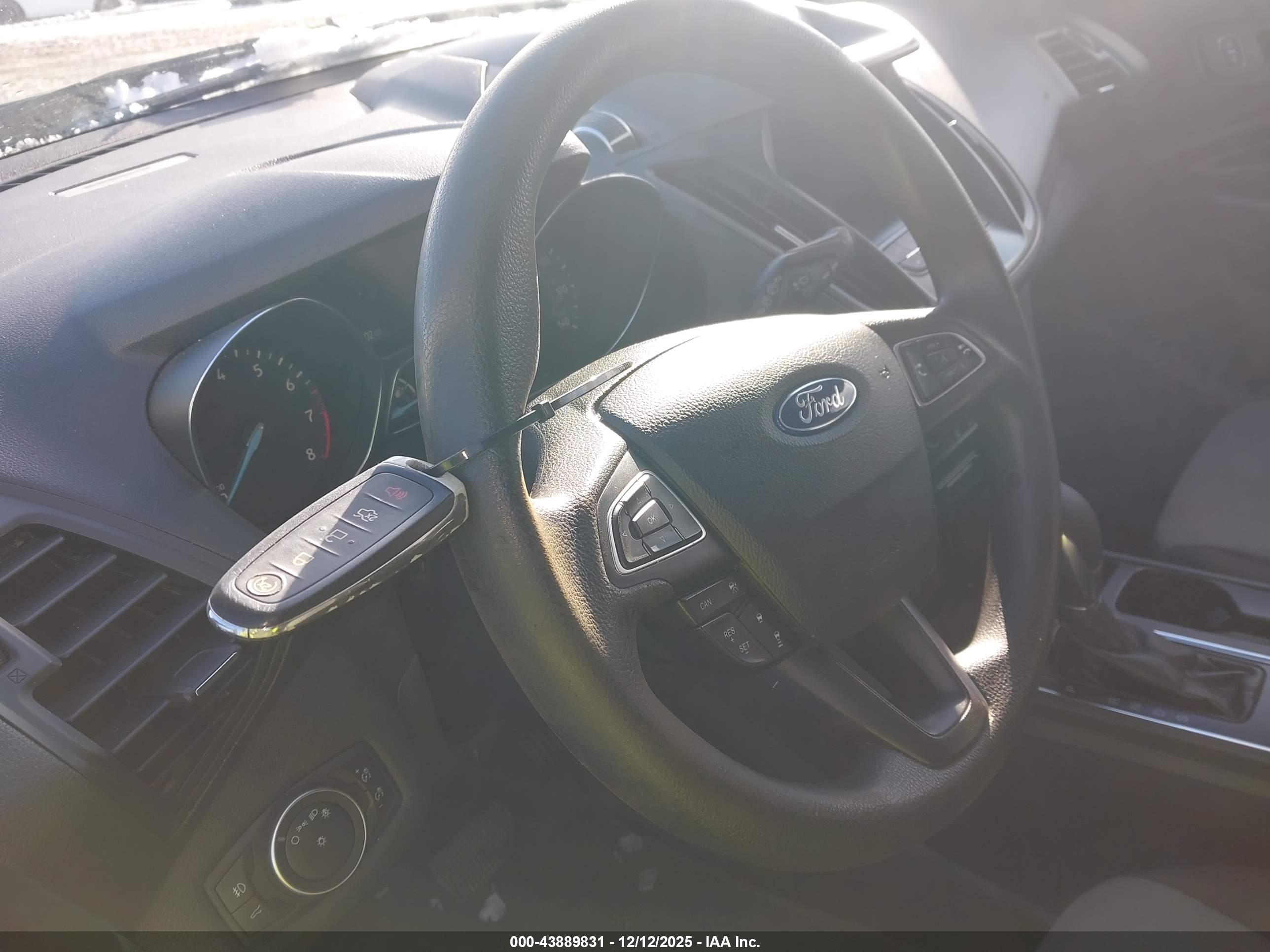 FORD ESCAPE image 11