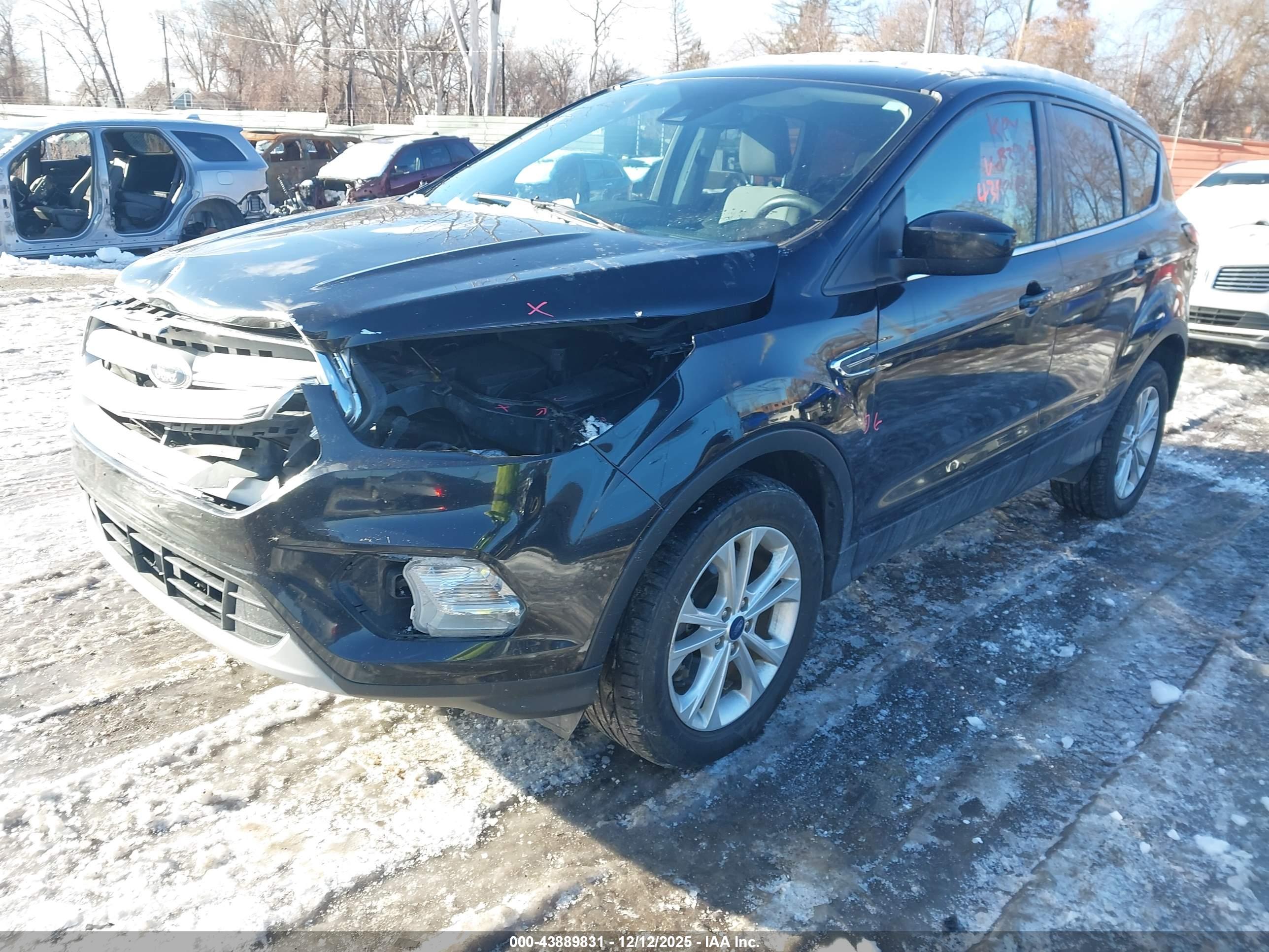 FORD ESCAPE image 2