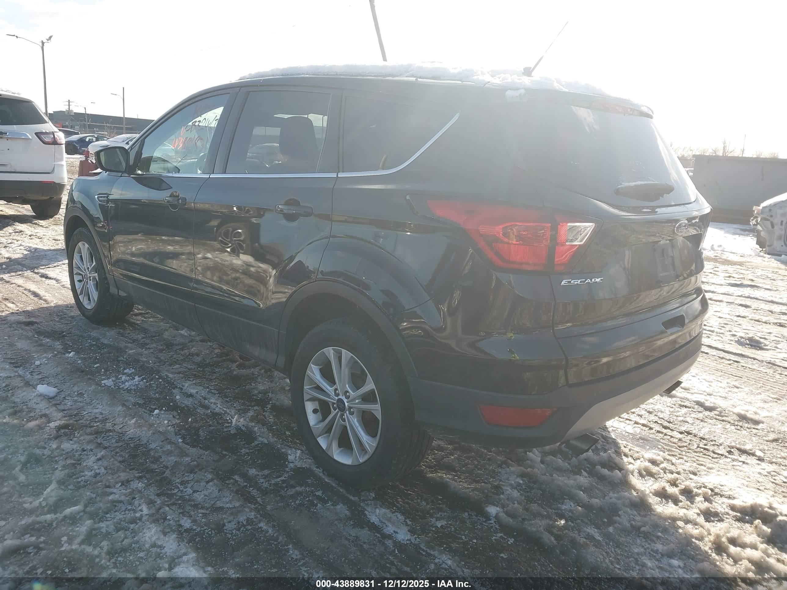 FORD ESCAPE image 3