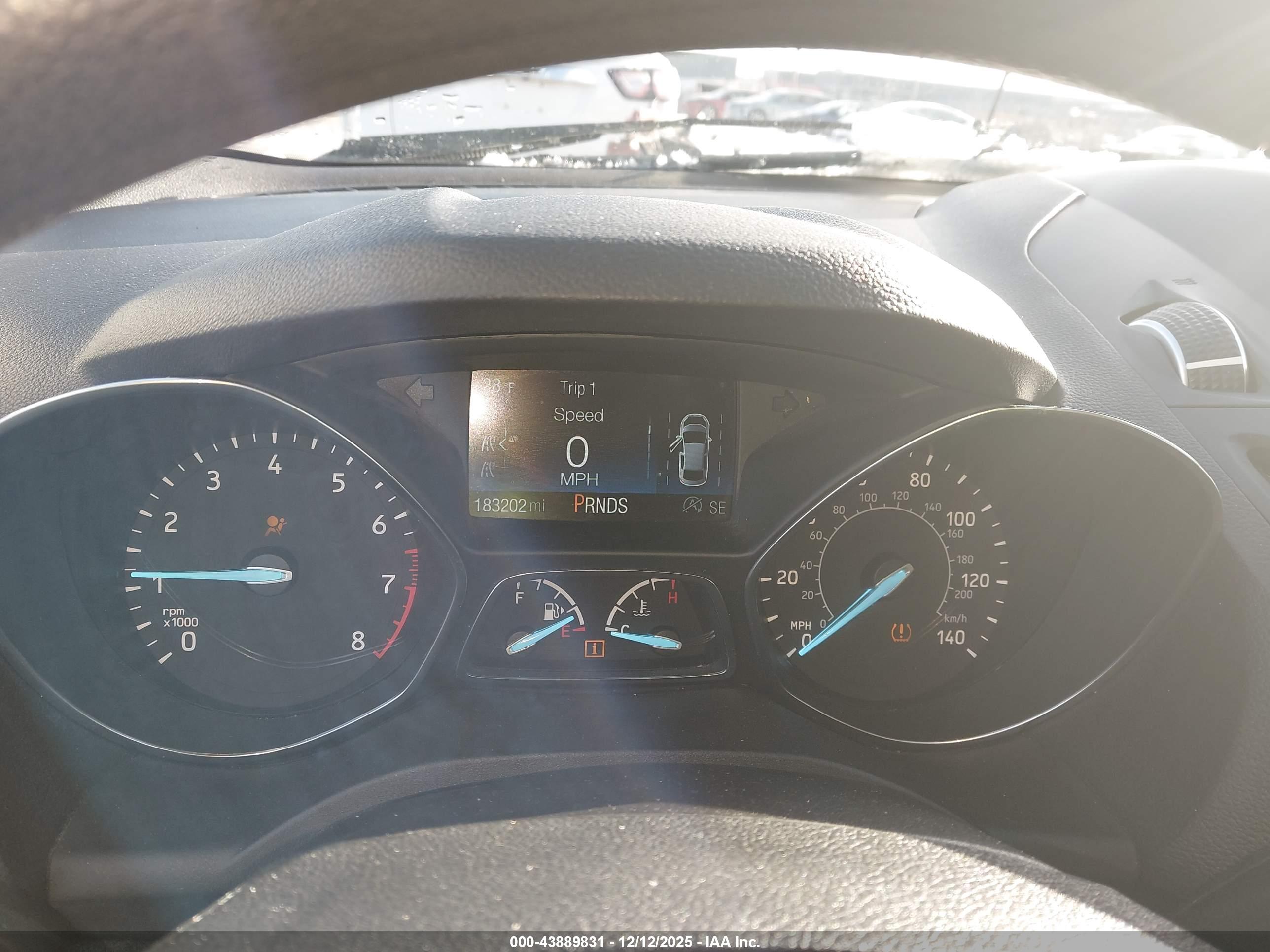 FORD ESCAPE image 7