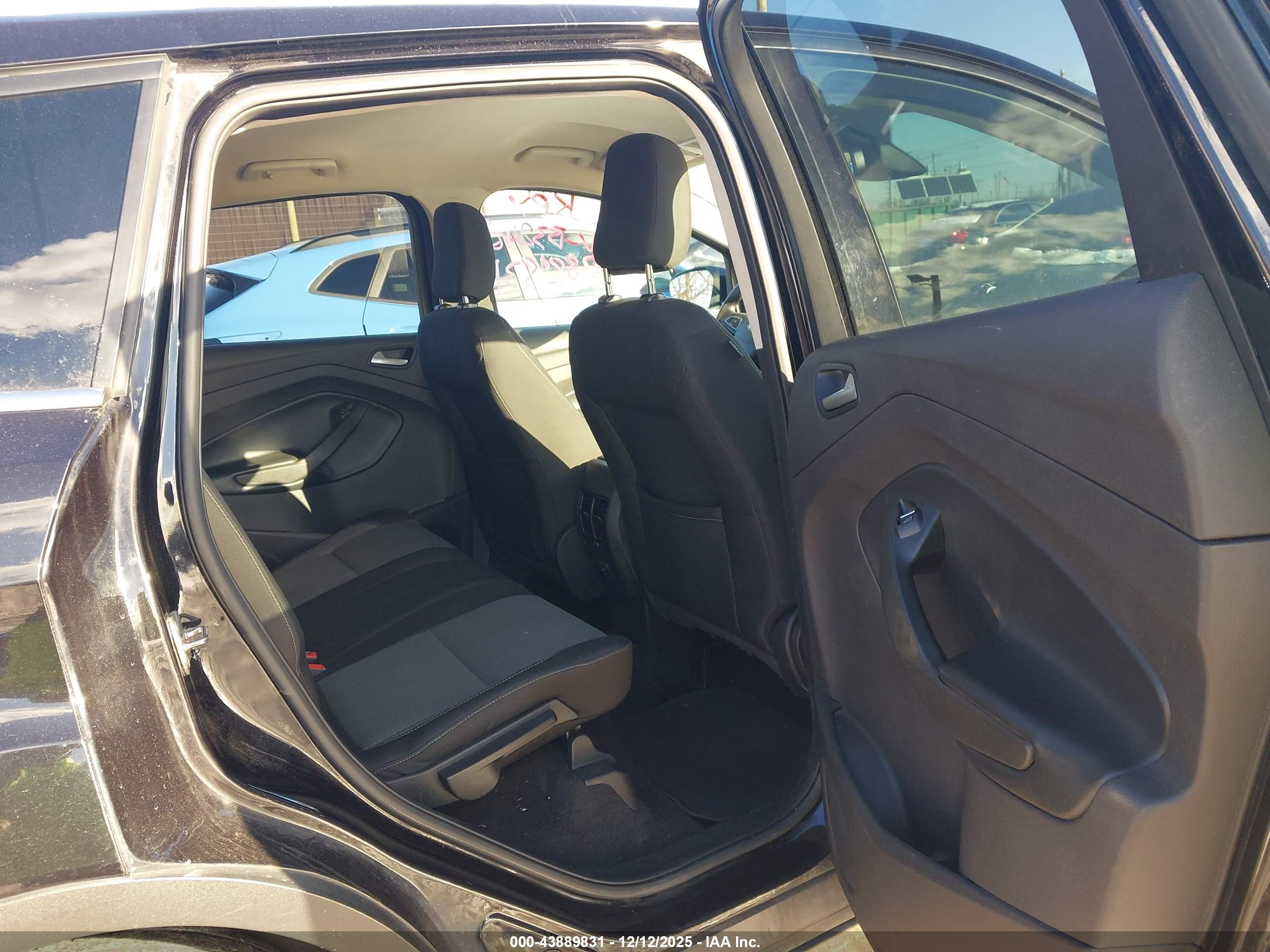 FORD ESCAPE image 8