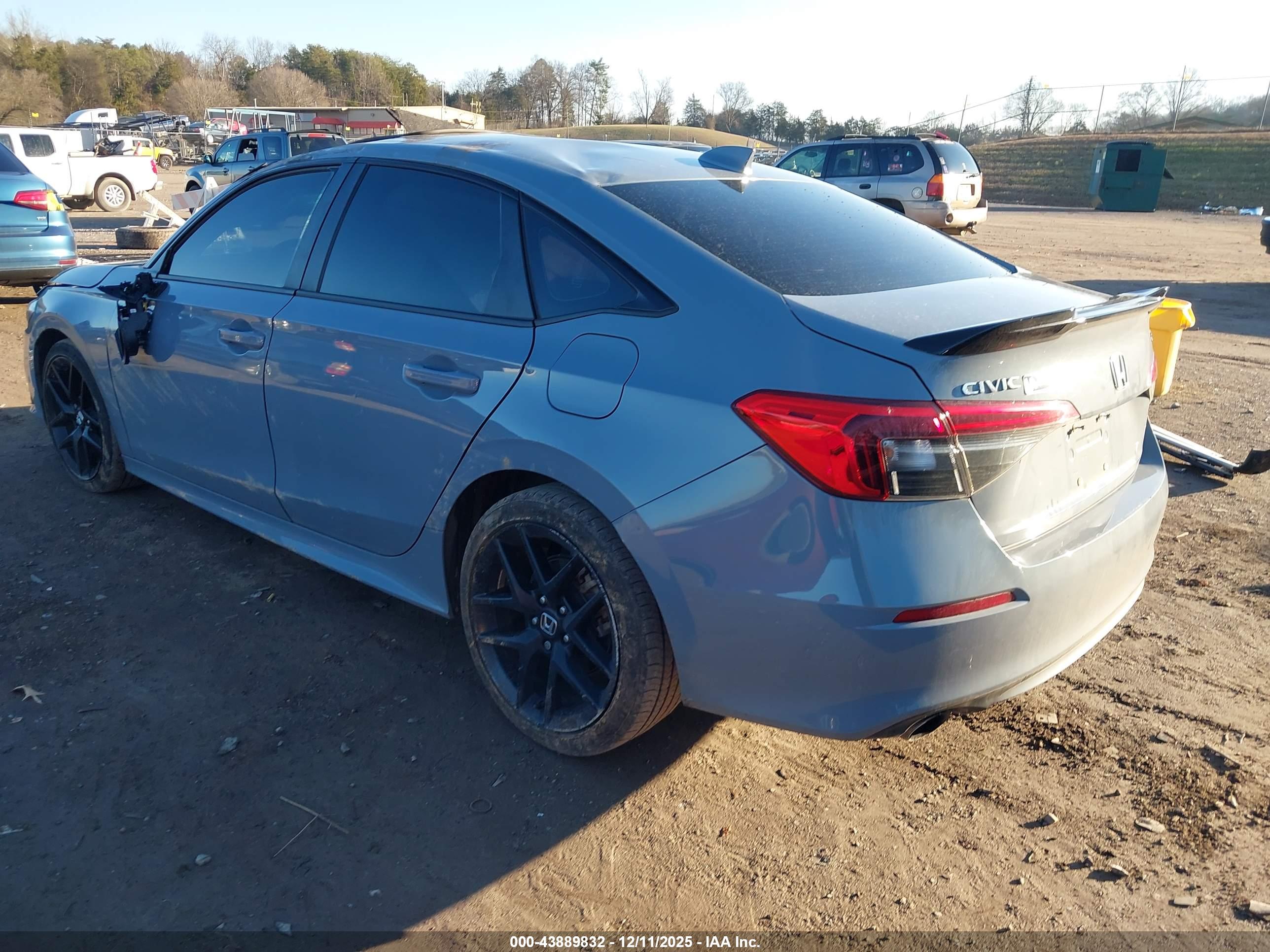 HONDA CIVIC image 3