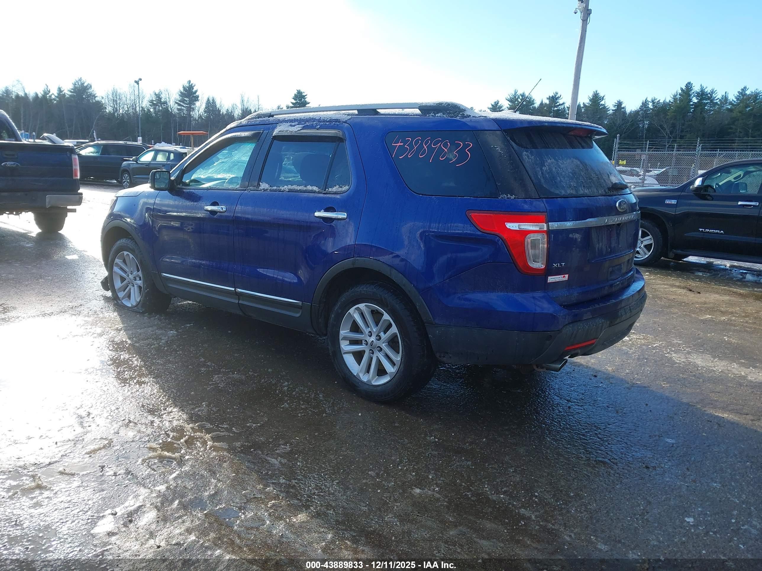 FORD EXPLORER image 3