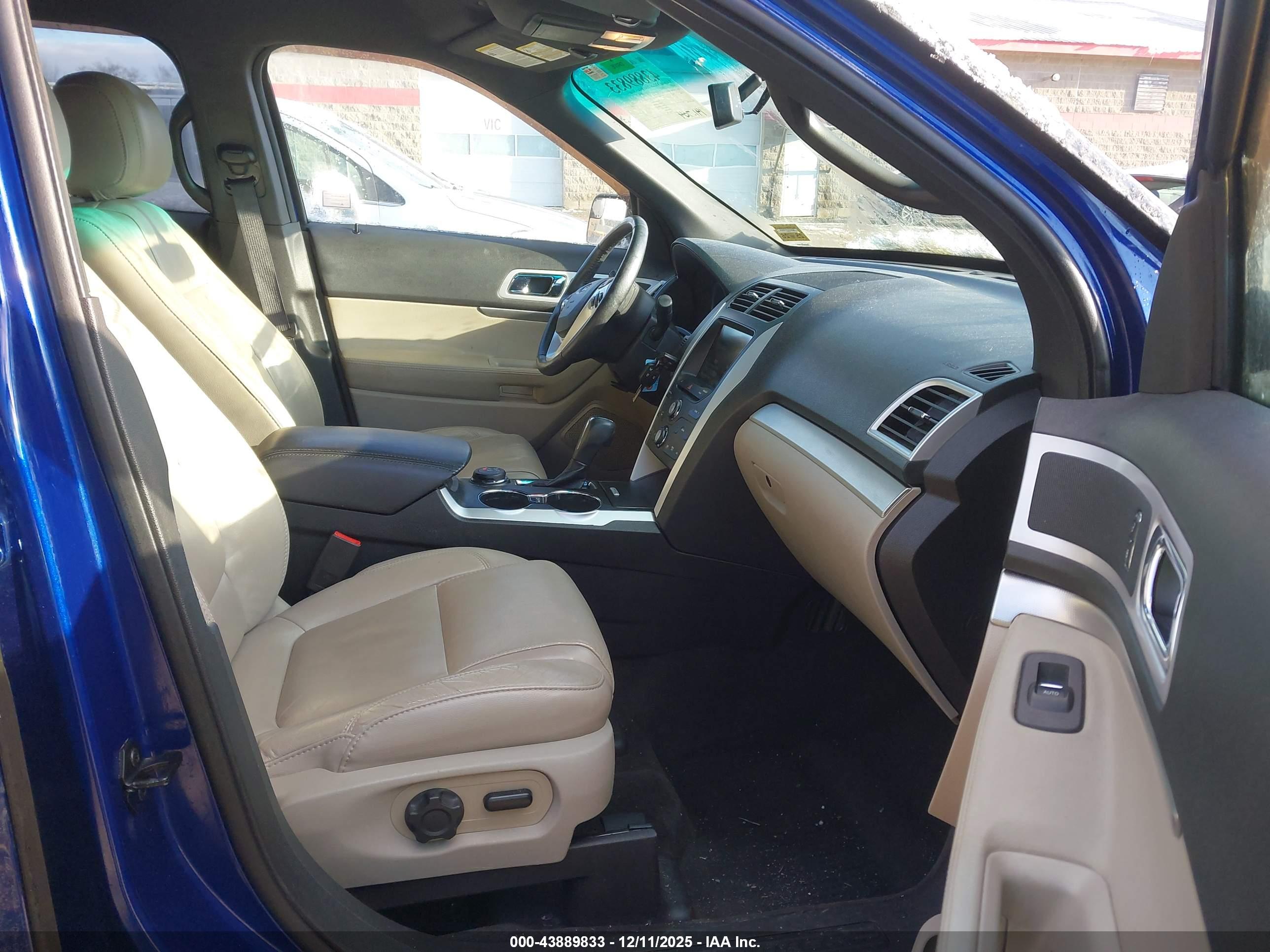 FORD EXPLORER image 5