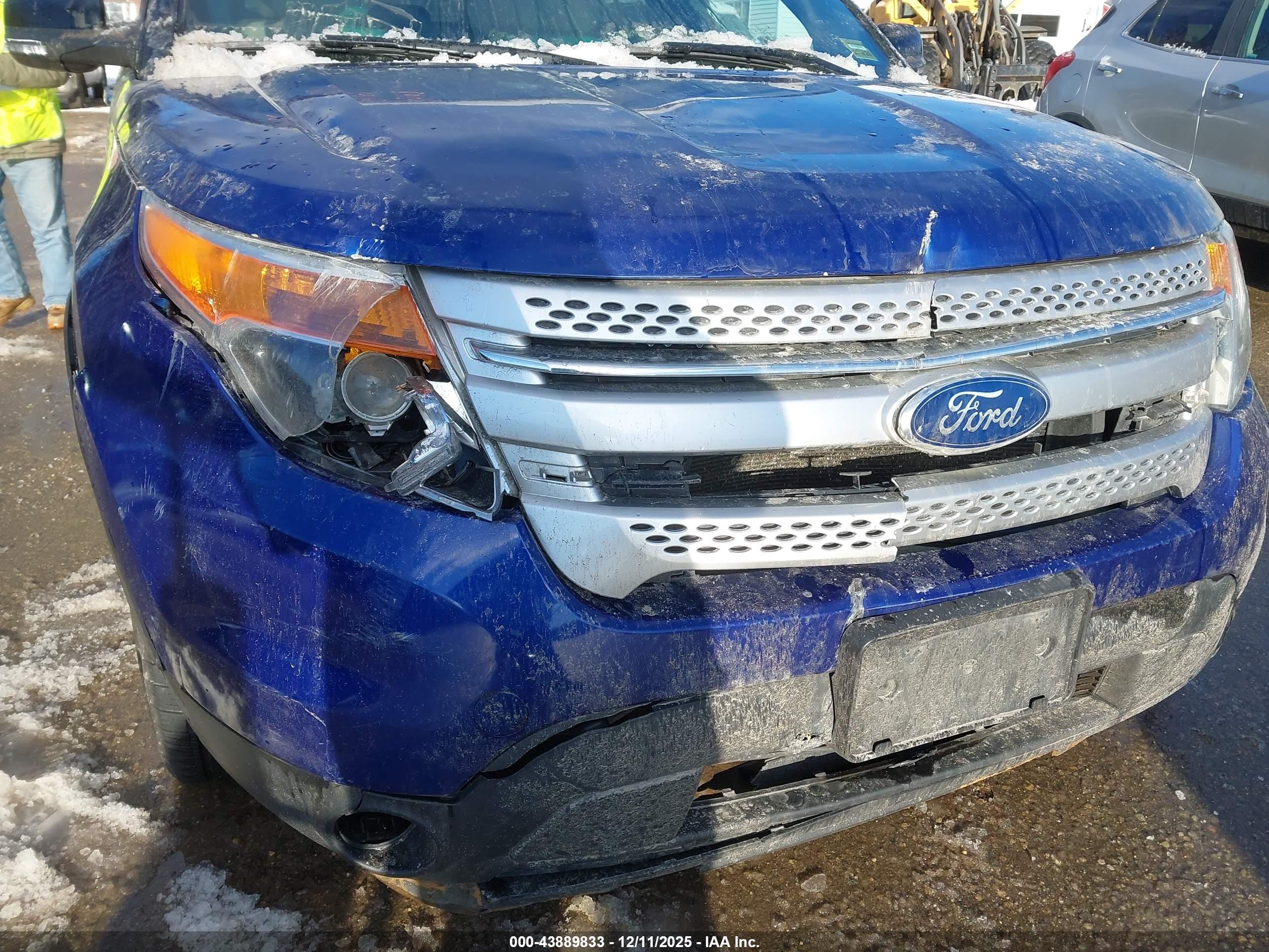 FORD EXPLORER image 6