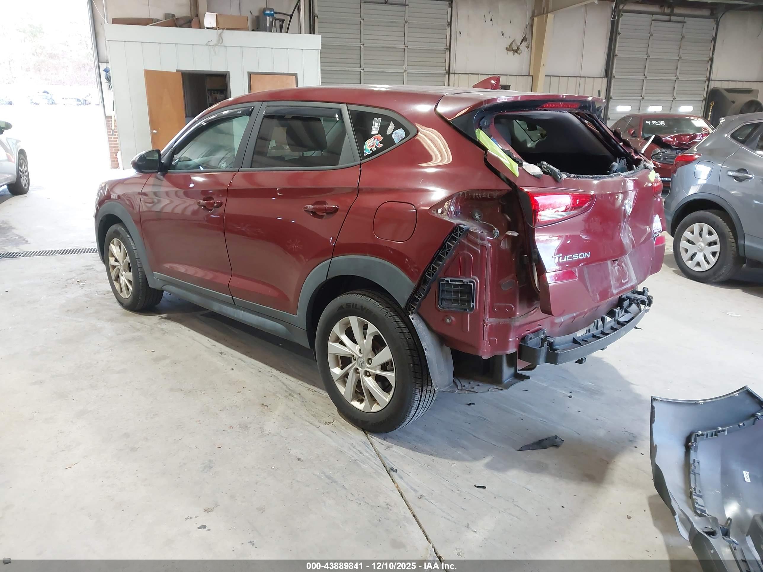 HYUNDAI TUCSON image 3