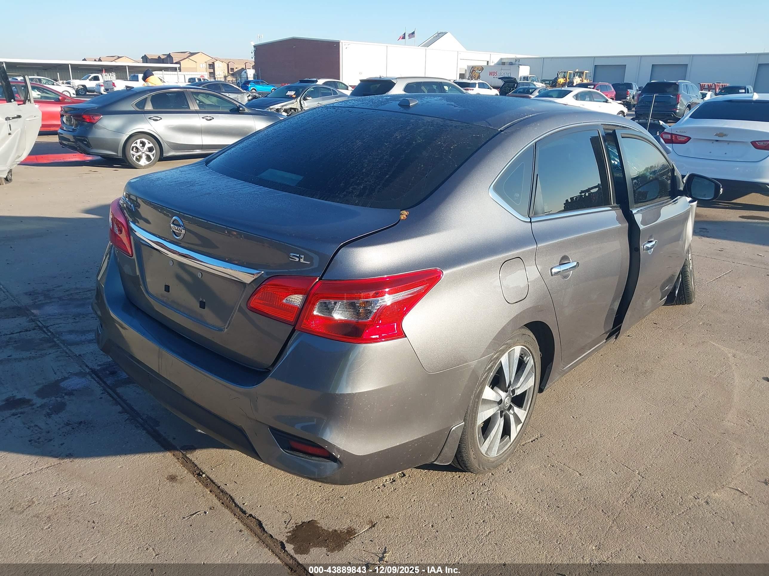 NISSAN SENTRA image 4