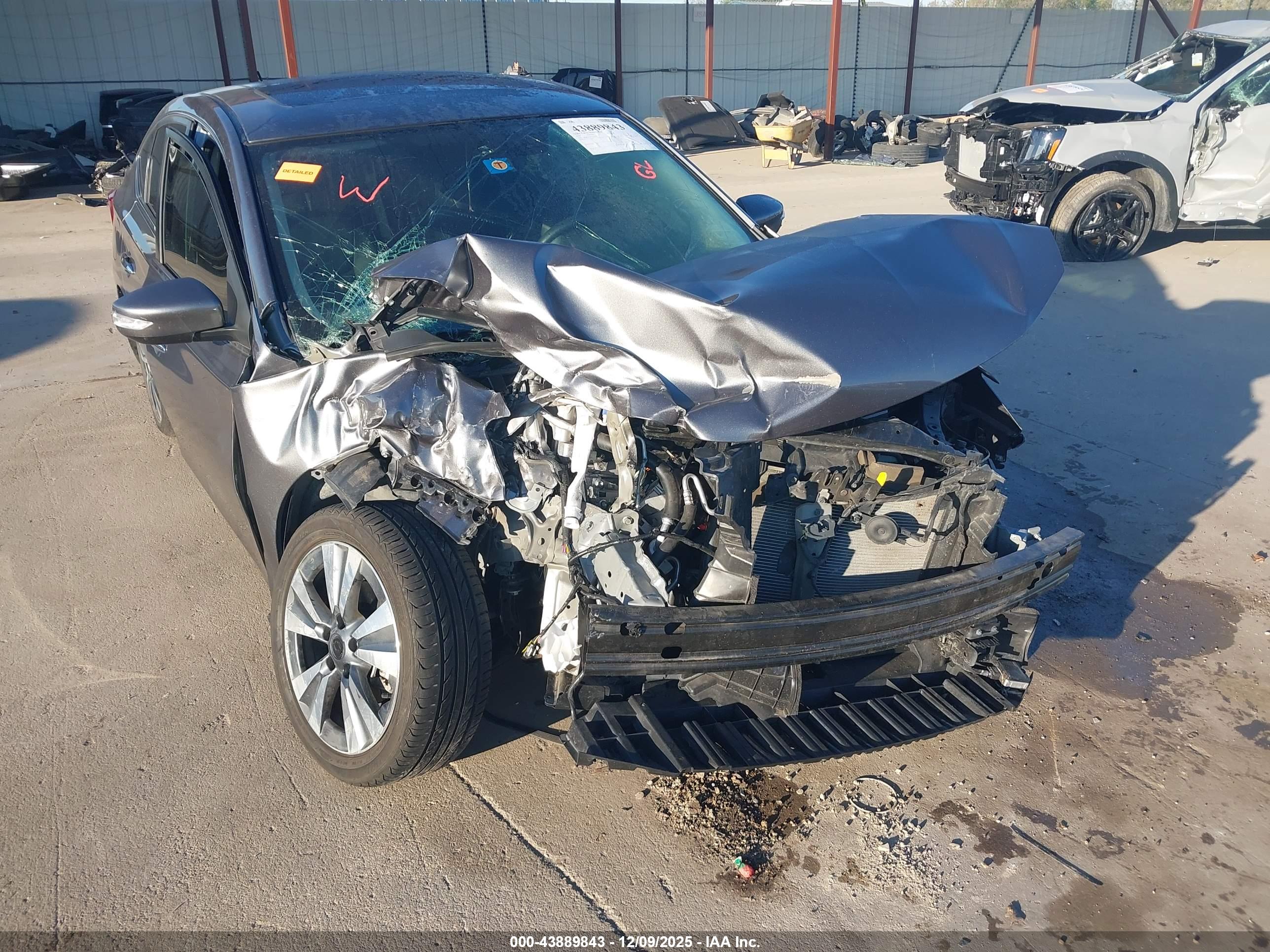 NISSAN SENTRA image 6